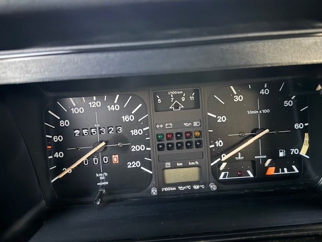 VW Golf 1800 GTI-image-12