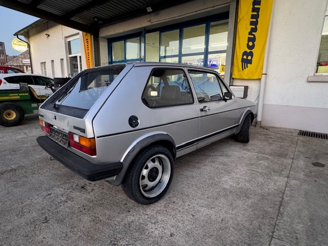 VW Golf 1800 GTI-image-3