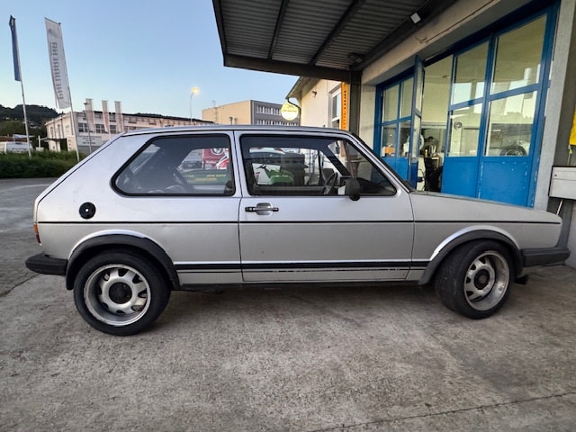VW Golf 1800 GTI-image-4
