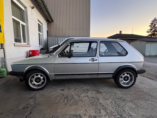 VW Golf 1800 GTI-image-1