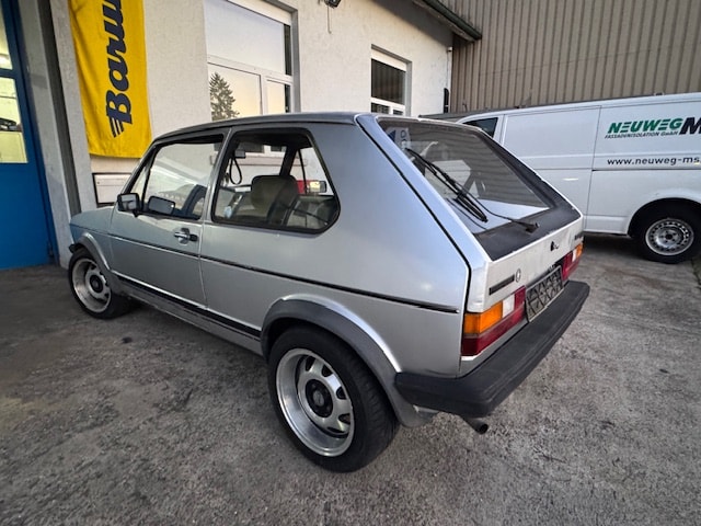 VW Golf 1800 GTI-image-2