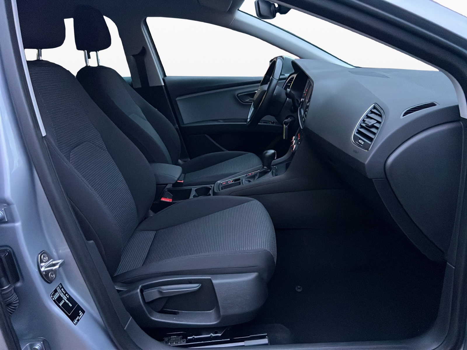 SEAT Leon ST 1.6 TDI CR Style DSG-image-14
