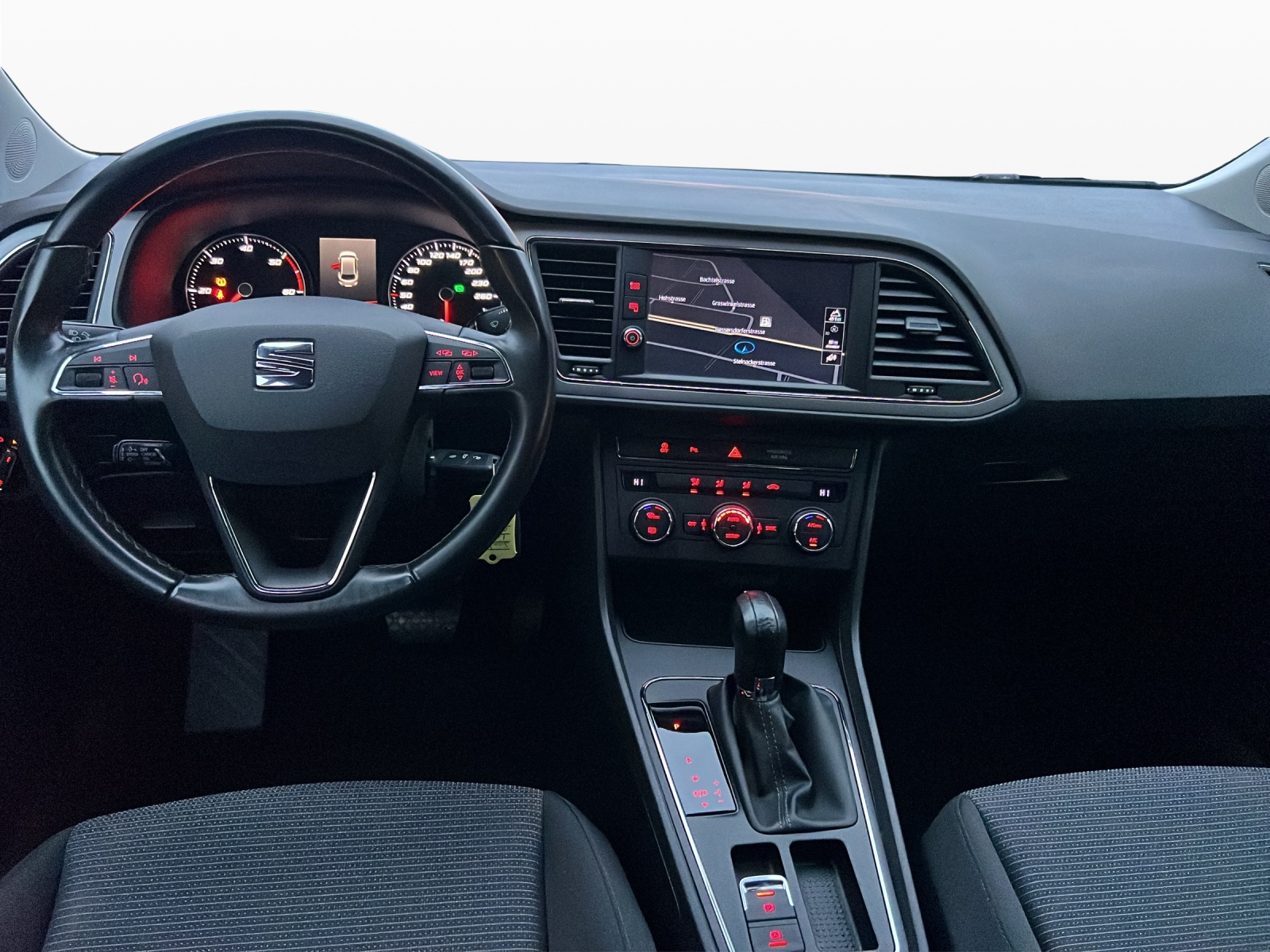 SEAT Leon ST 1.6 TDI CR Style DSG-image-11