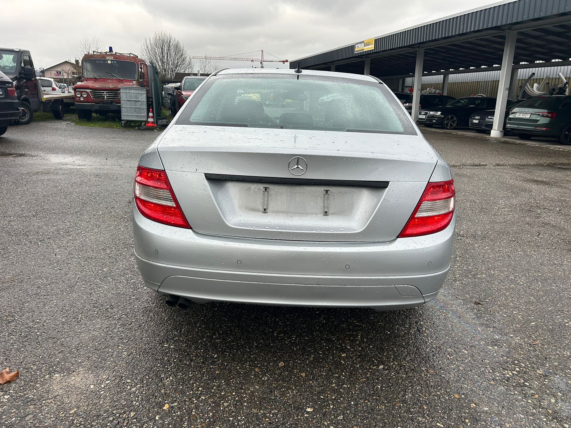 MERCEDES-BENZ C 180 CGI BlueEfficiency Automatic-image-3