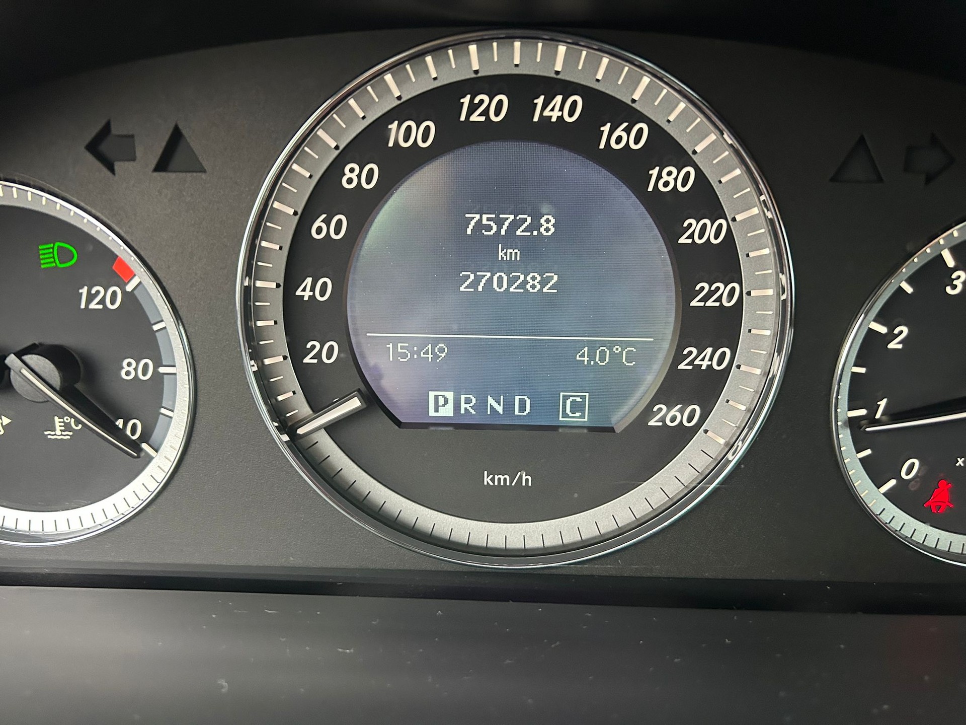MERCEDES-BENZ C 180 CGI BlueEfficiency Automatic-image-10