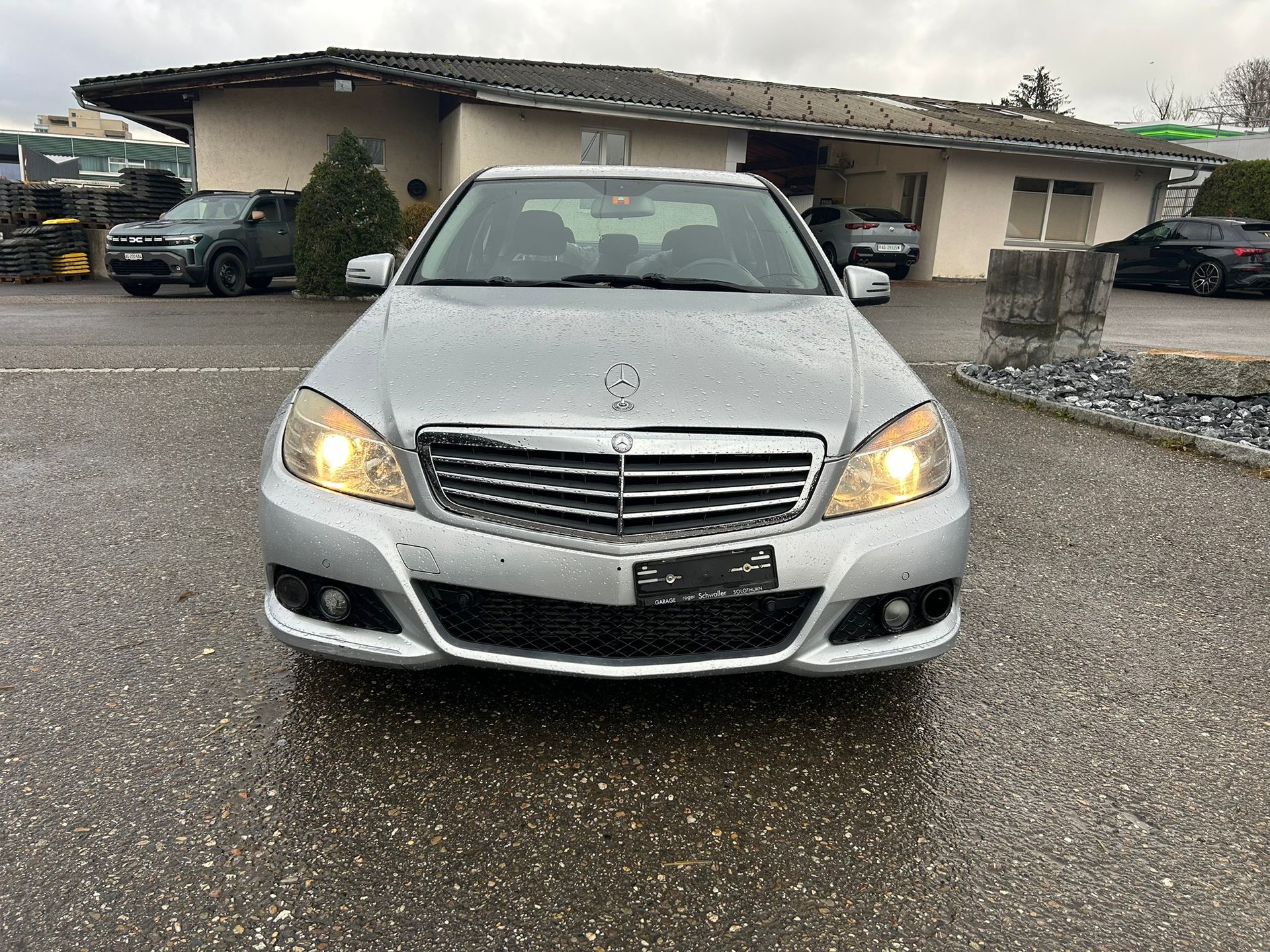 MERCEDES-BENZ C 180 CGI BlueEfficiency Automatic-image-0