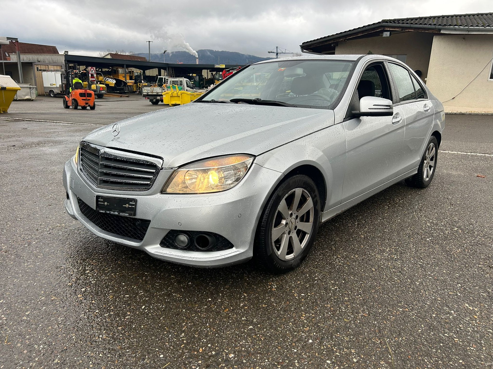 MERCEDES-BENZ C 180 CGI BlueEfficiency Automatic-image-1