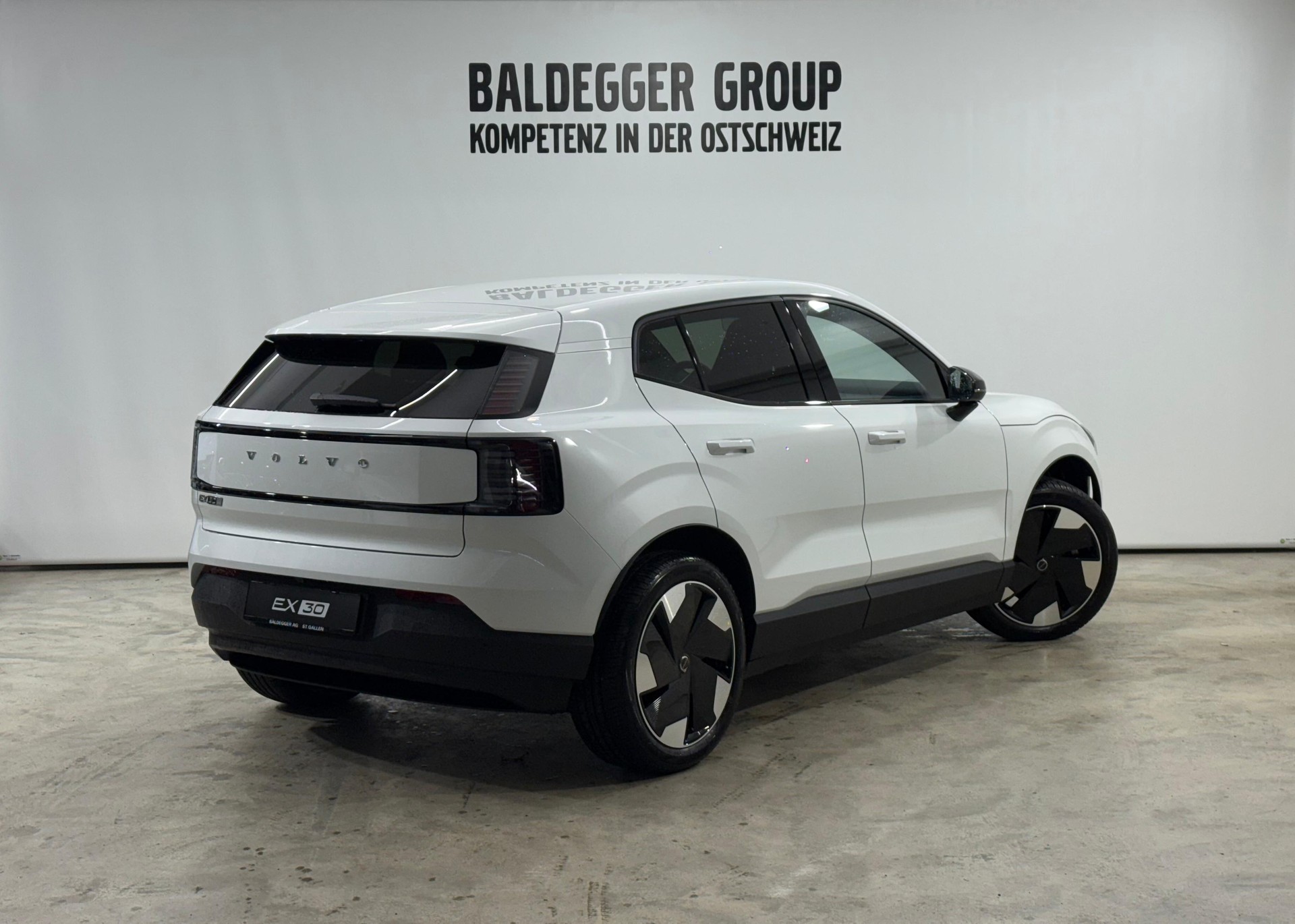 VOLVO EX 30 E60 Plus-image-2