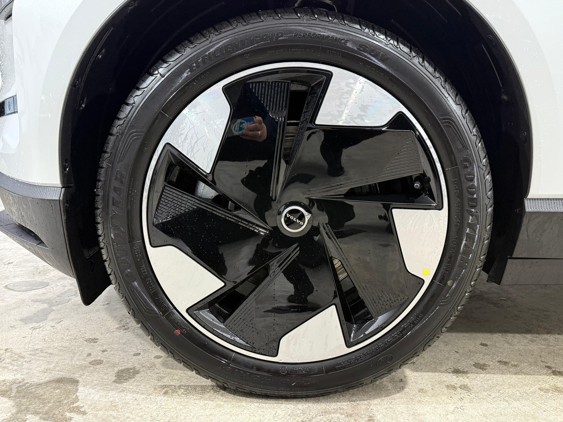 VOLVO EX 30 E60 Plus-image-7