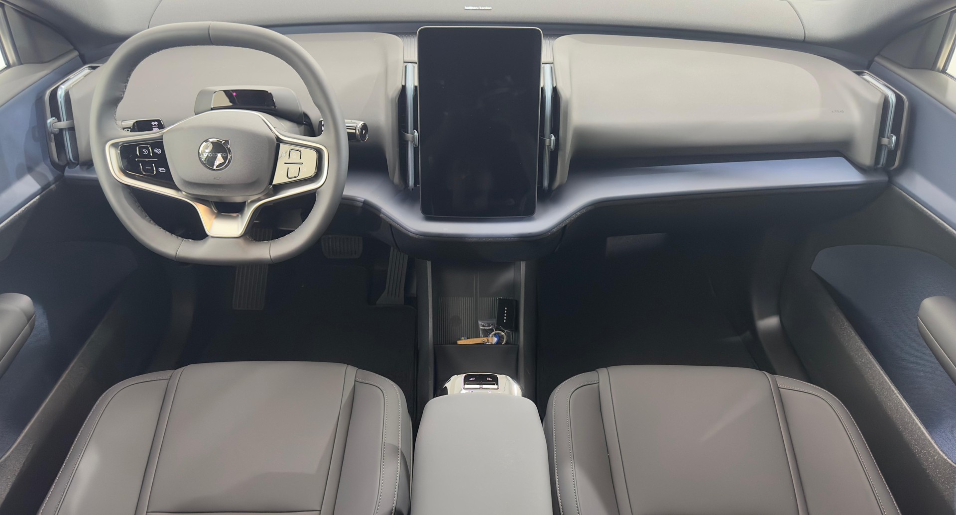 VOLVO EX 30 E60 Plus-image-4