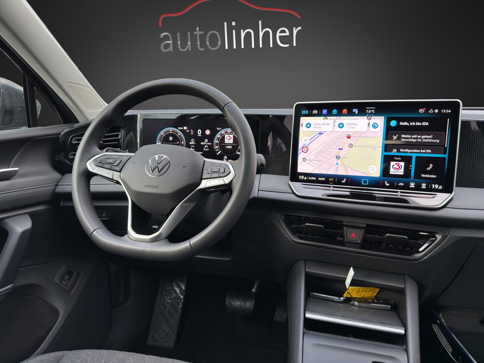 VW Tiguan 2.0 TDI SCR Elegance 4Motion DSG-image-9