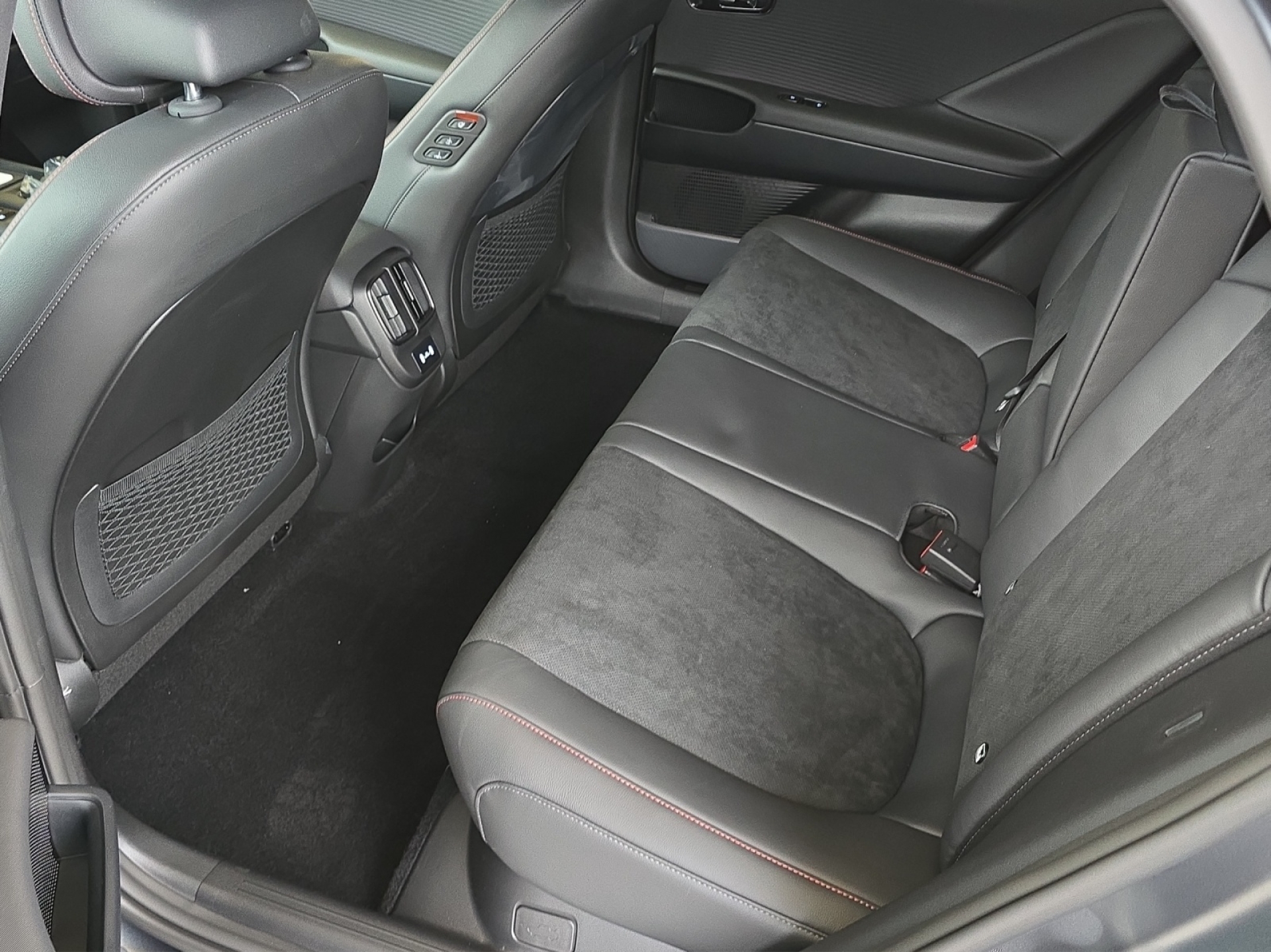 HYUNDAI Ioniq 6 N-Line 4WD 84 kWh-image-11