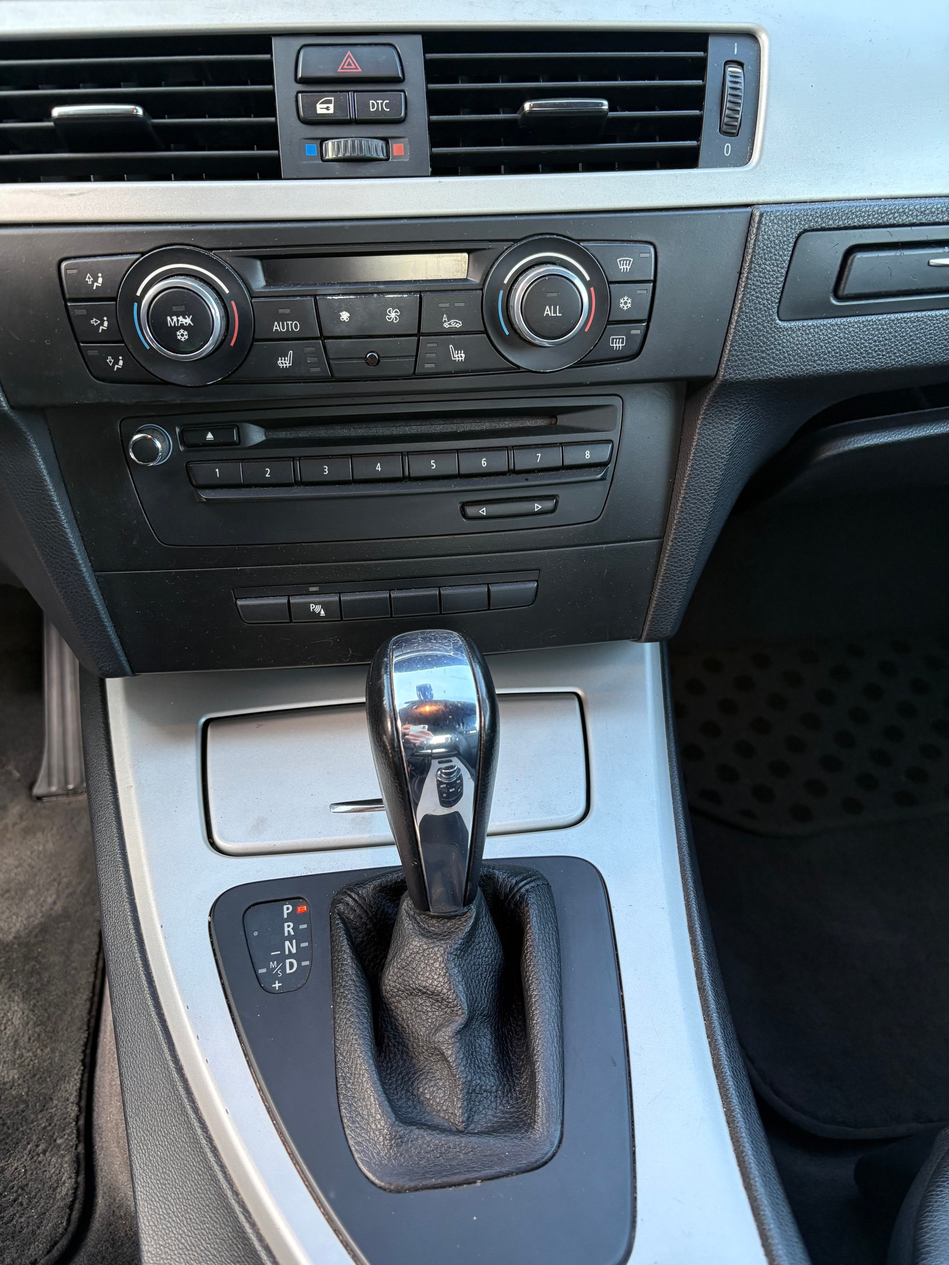 BMW 320i Cabriolet Steptronic-image-12