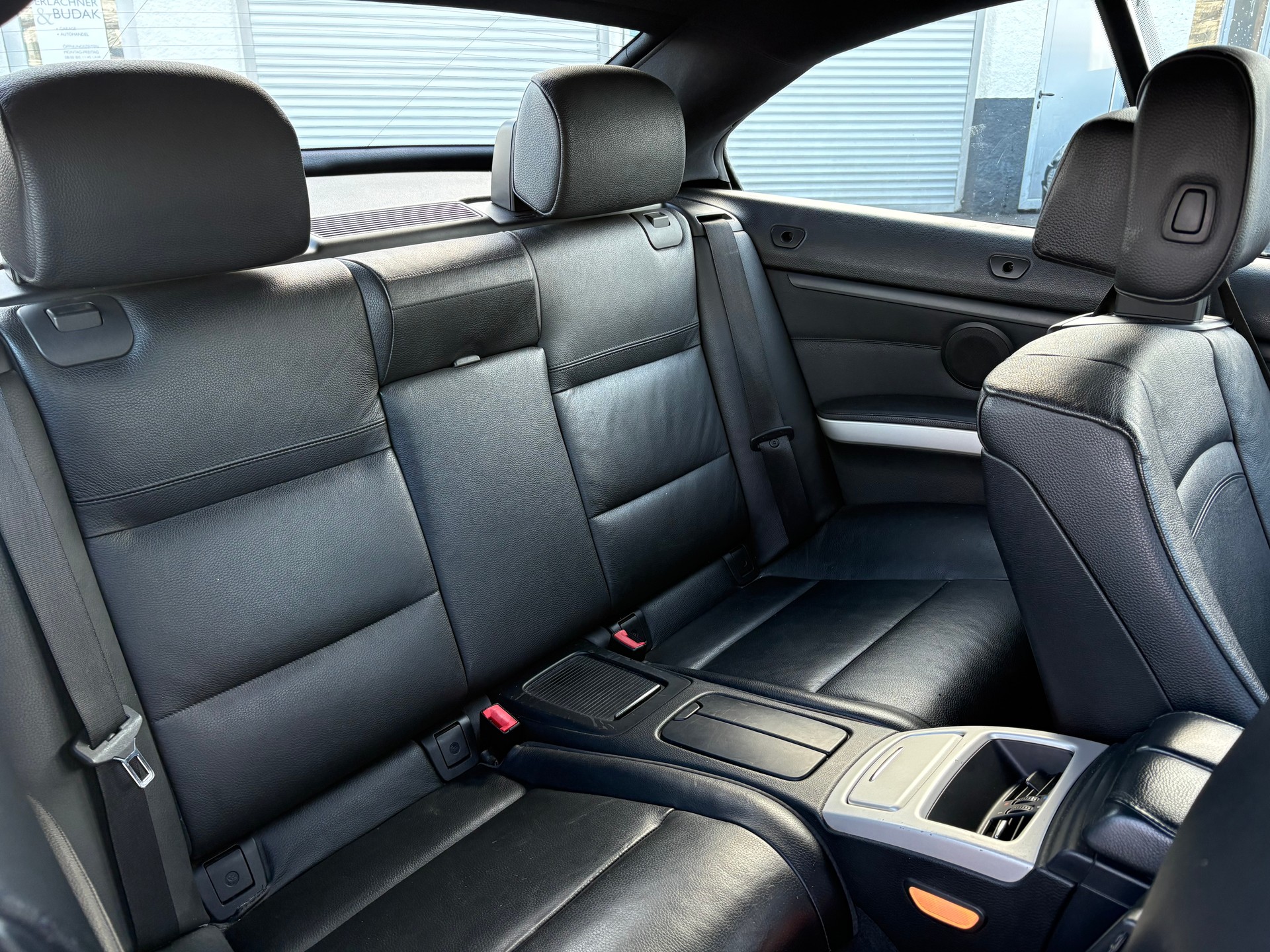 BMW 320i Cabriolet Steptronic-image-8