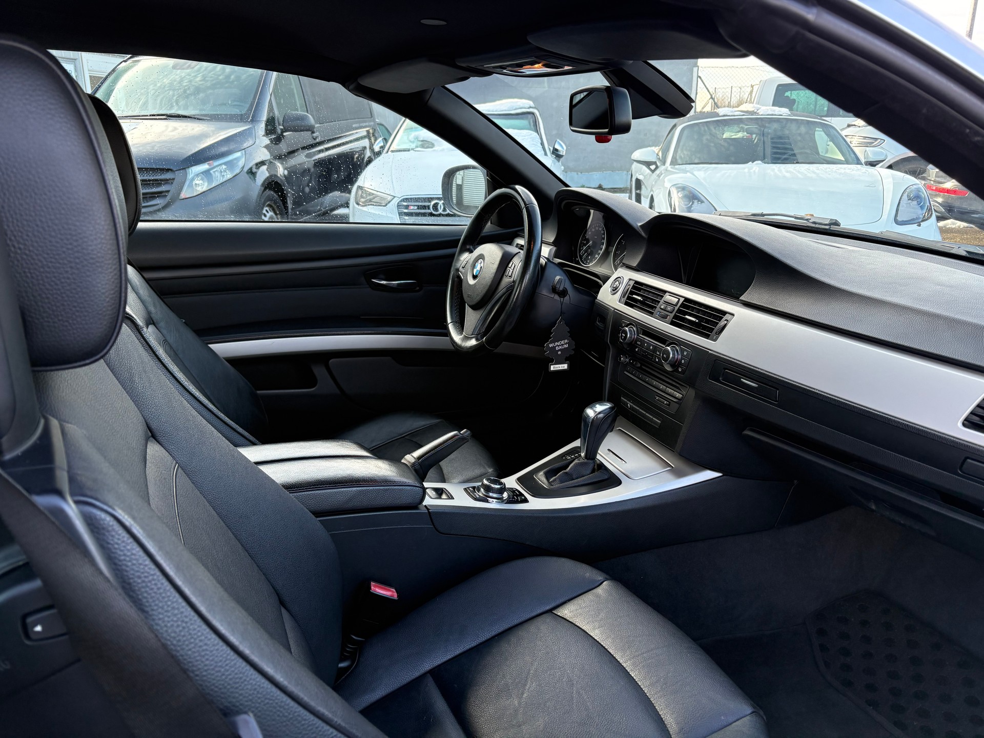BMW 320i Cabriolet Steptronic-image-6