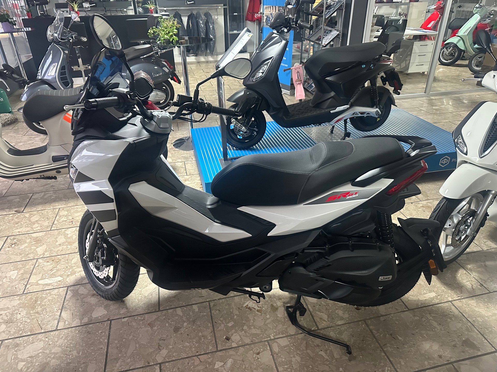 APRILIA 200 GT-image-2