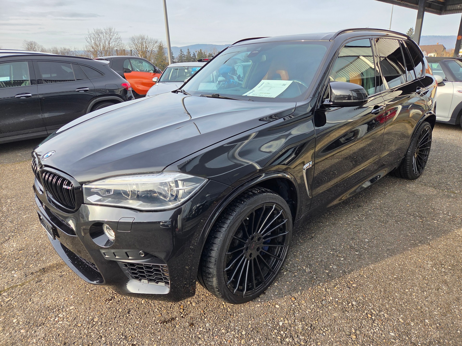 BMW X5M Steptronic-showroom-element-2
