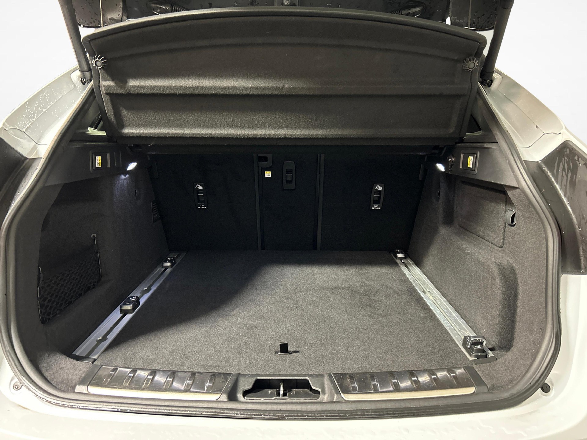 JAGUAR F-Pace 3.0 I6 R-Dynamic HSE AWD-image-12