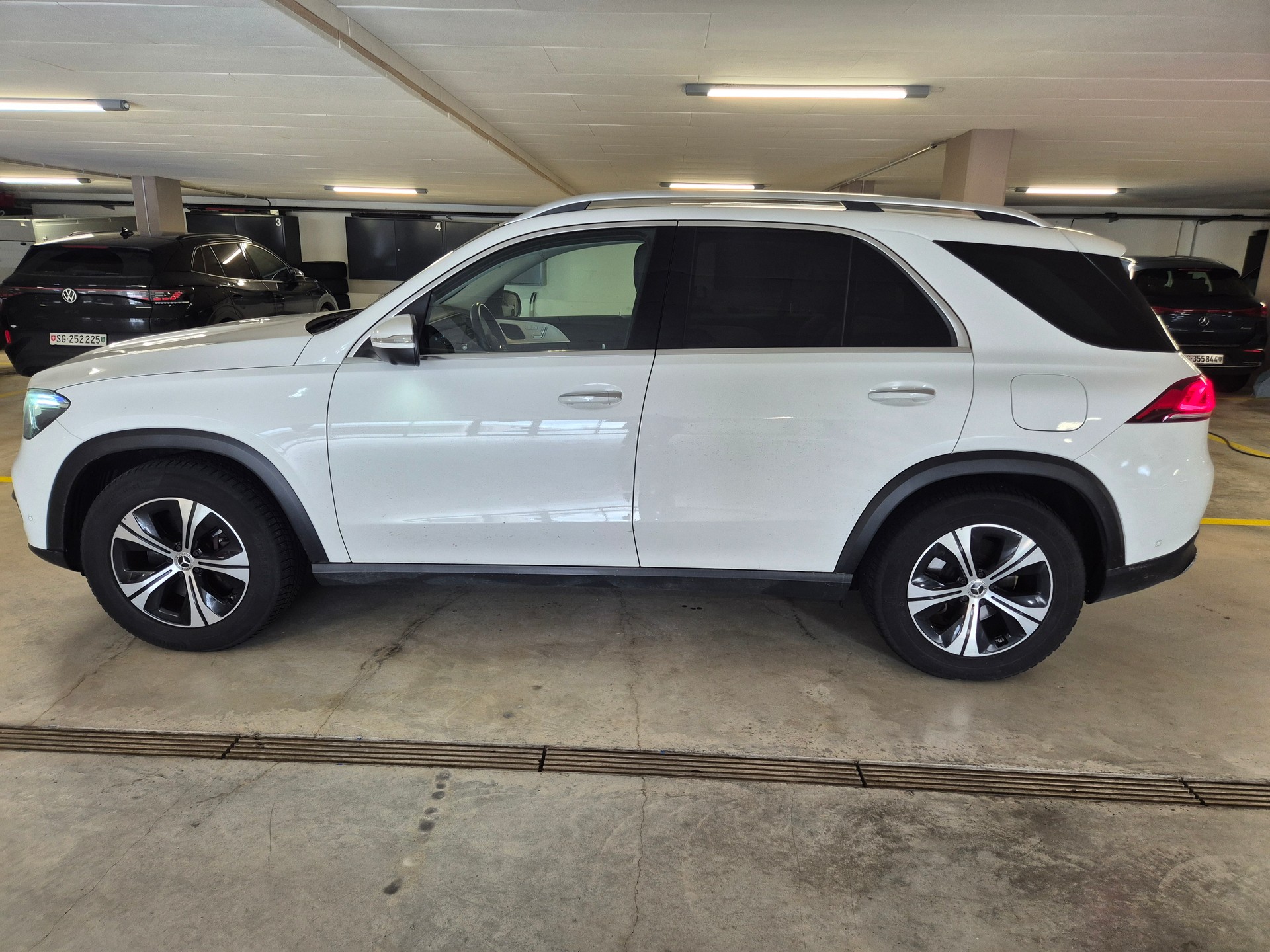 MERCEDES-BENZ GLE 350 de 4Matic 9G-Tronic-image-4