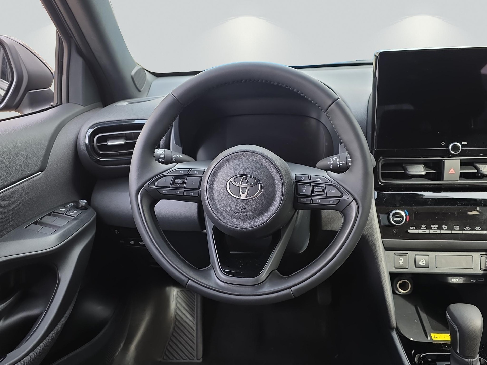 TOYOTA Yaris Cross 1.5 VVT-i HSD Trend AWD-i-image-10