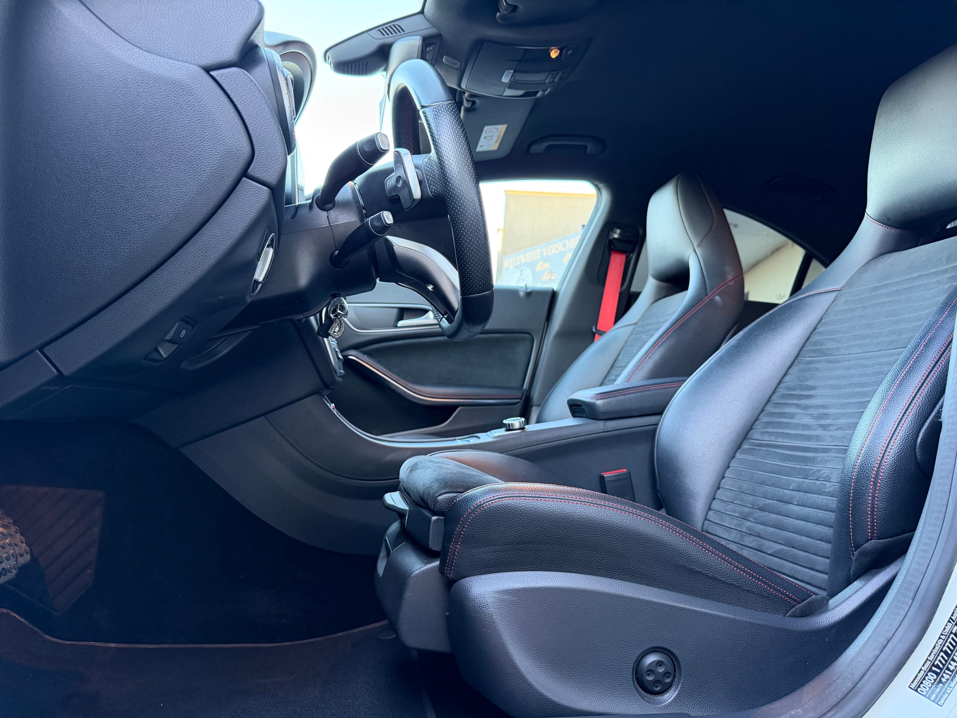 MERCEDES-BENZ CLA 200 AMG Line 7G-DCT-image-7