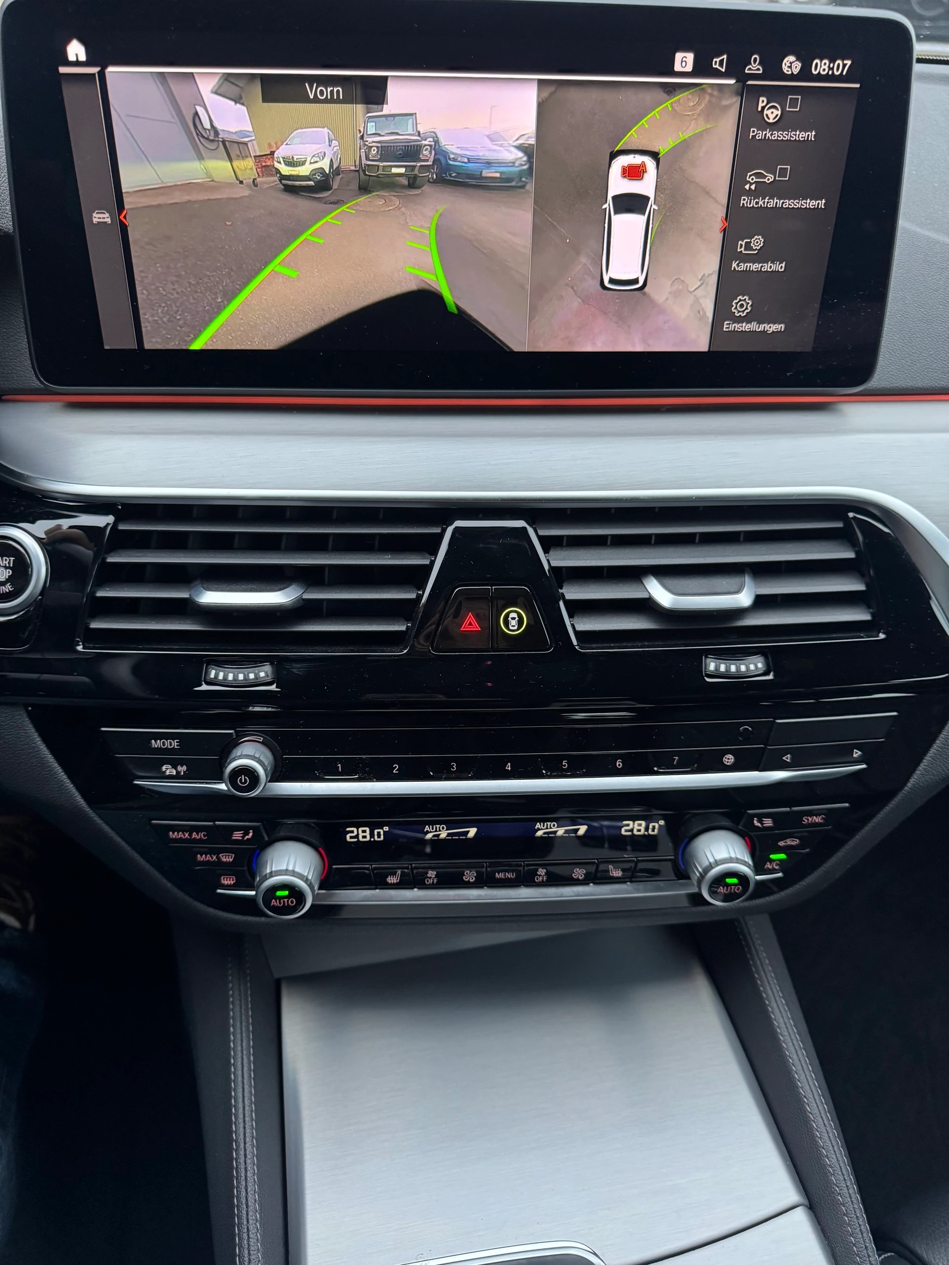 BMW 530d xDrive 48V Touring M Sport Steptronic-image-12