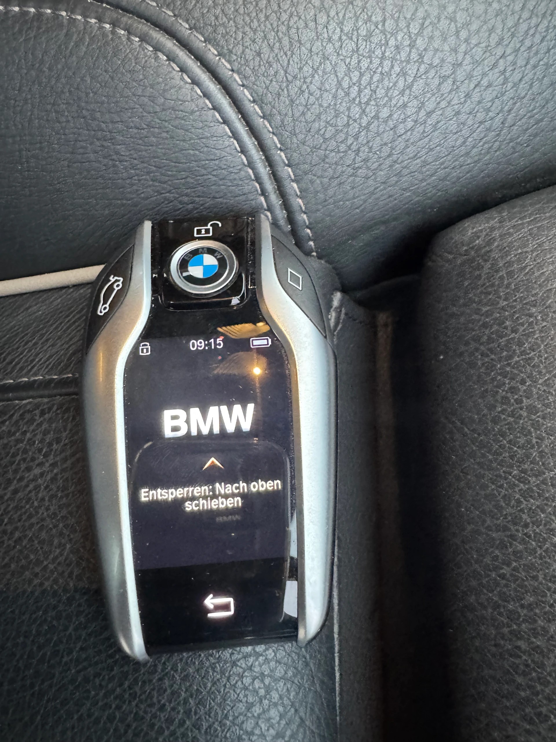 BMW 530d xDrive 48V Touring M Sport Steptronic-image-13