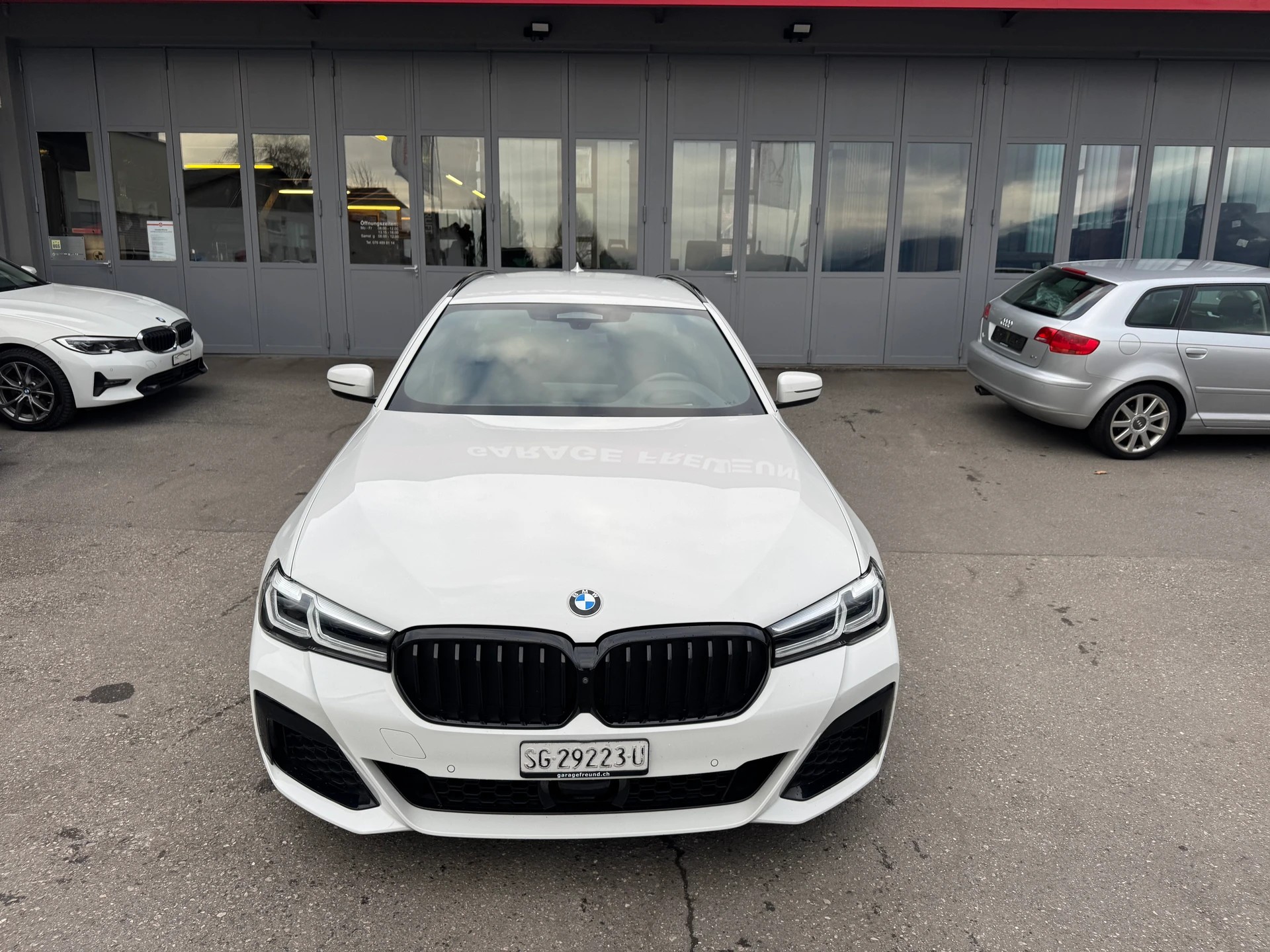 BMW 530d xDrive 48V Touring M Sport Steptronic-image-7