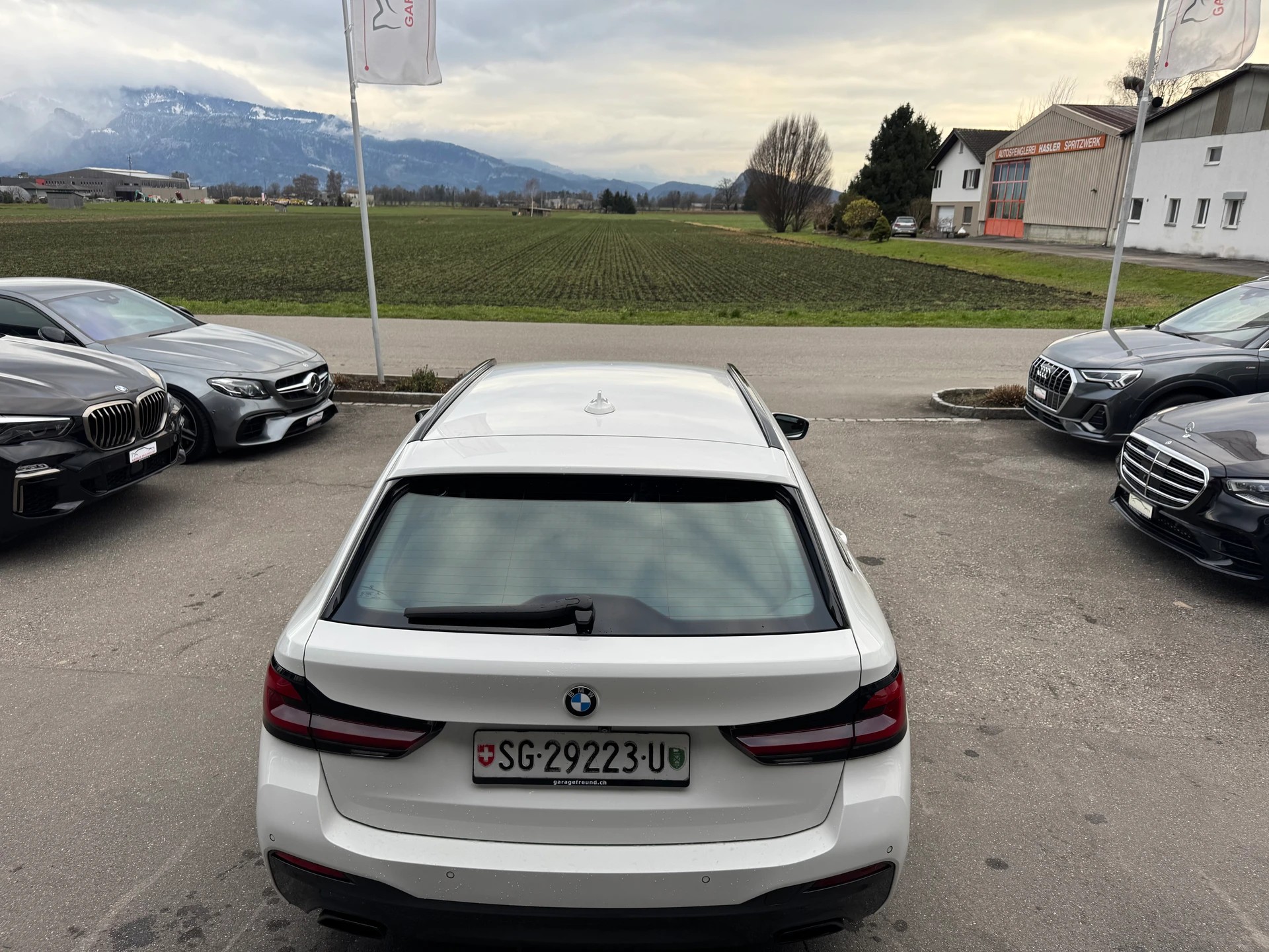 BMW 530d xDrive 48V Touring M Sport Steptronic-image-15
