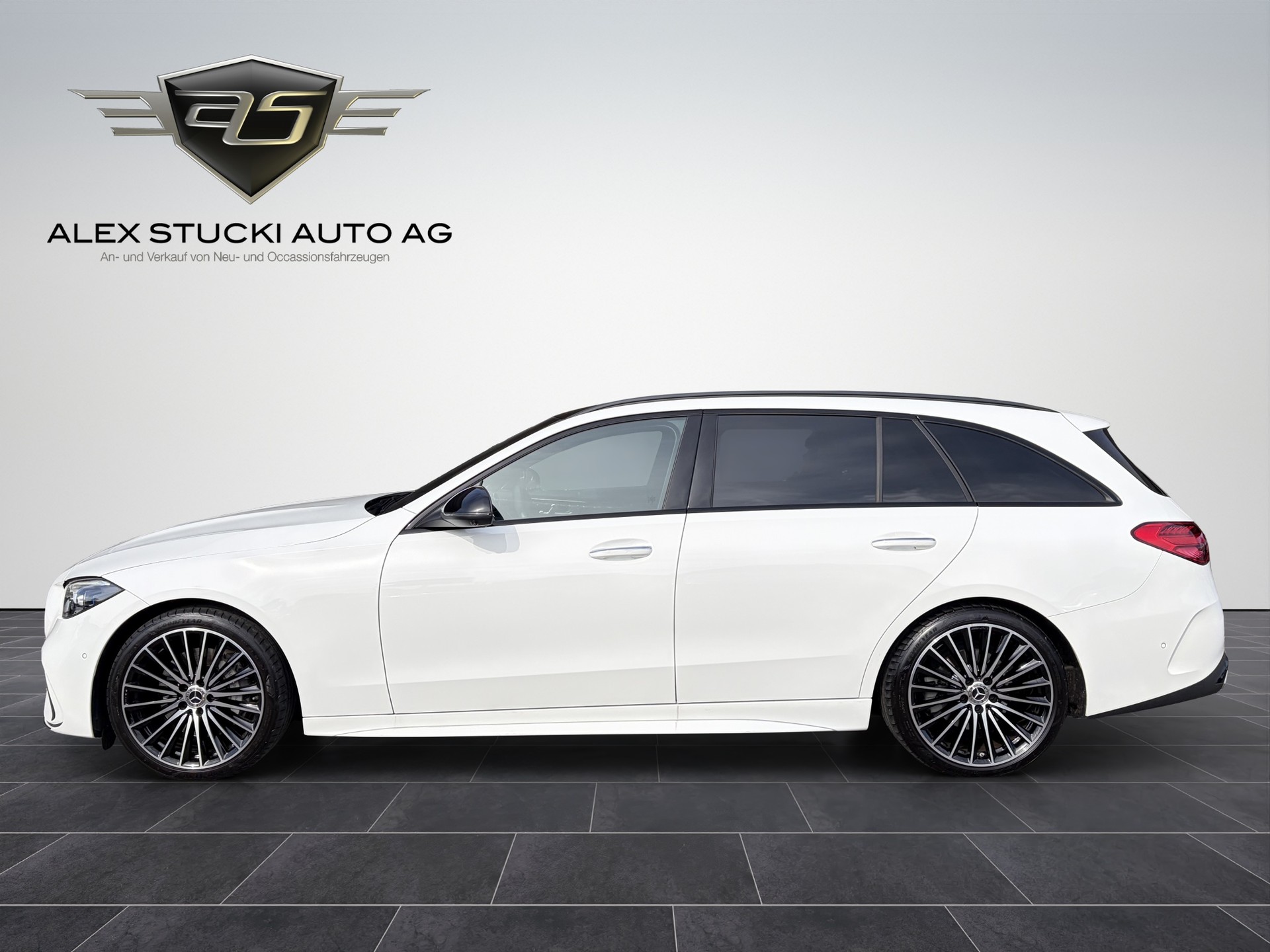 MERCEDES-BENZ C 220 d T 4Matic AMG Line-showroom-element-3