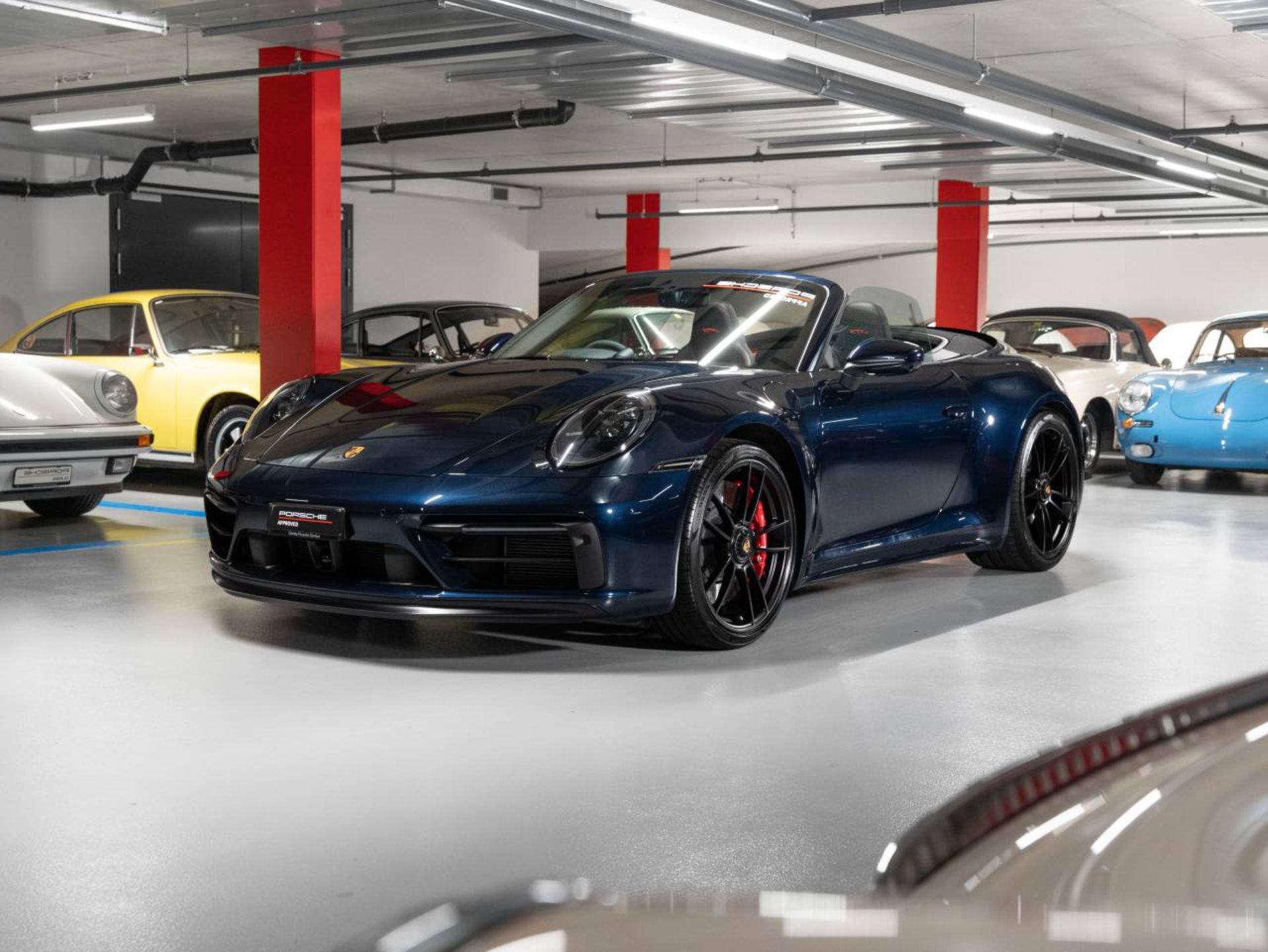 PORSCHE 911 Carrera 4 GTS Cabriolet (MY22)-image-0