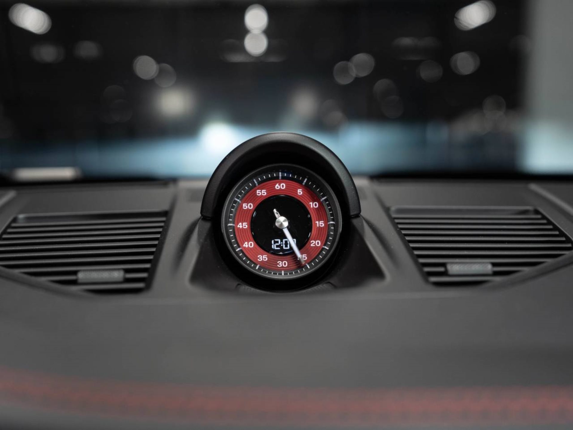PORSCHE 911 Carrera 4 GTS Cabriolet (MY22)-image-15