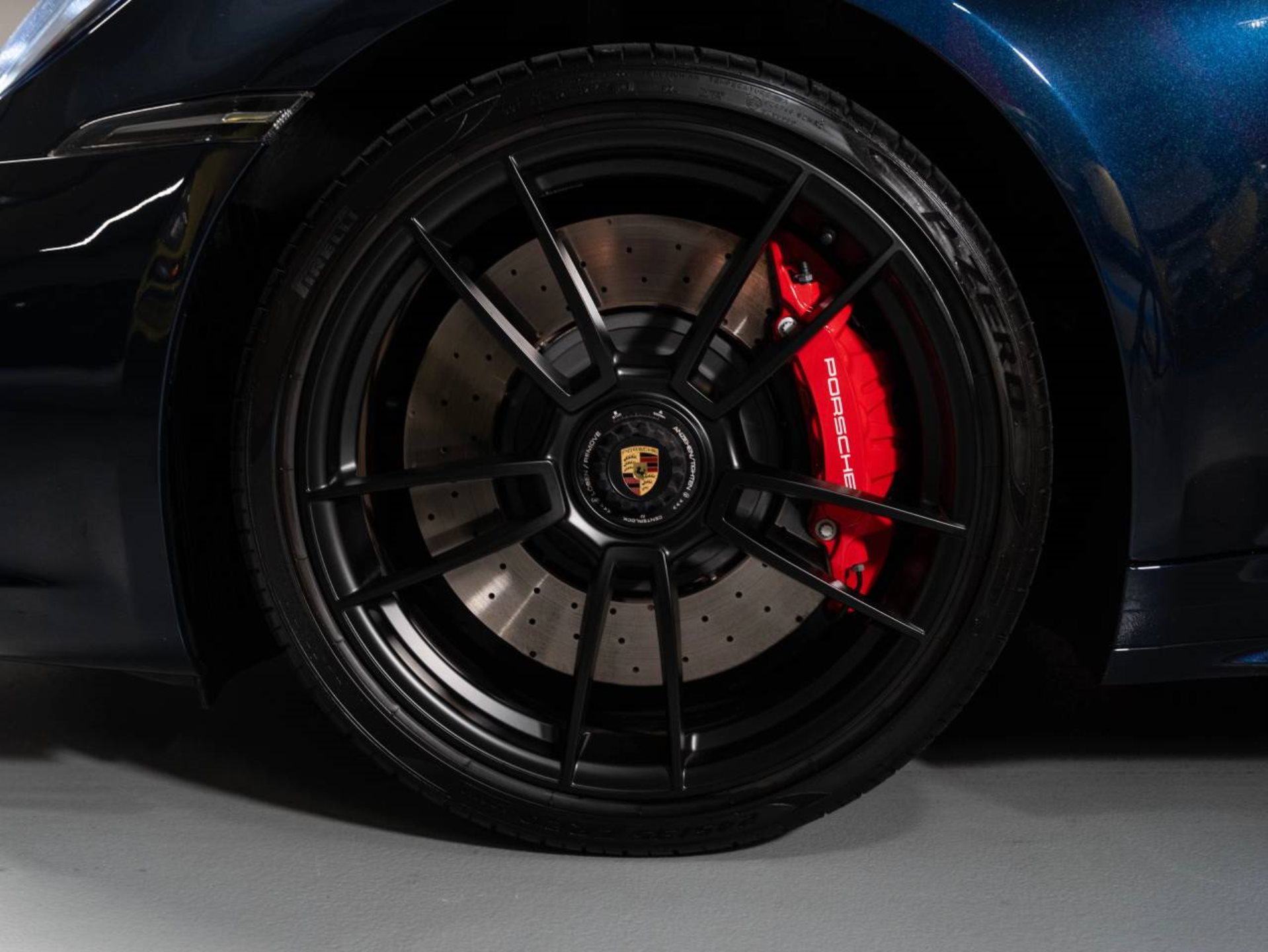 PORSCHE 911 Carrera 4 GTS Cabriolet (MY22)-image-20