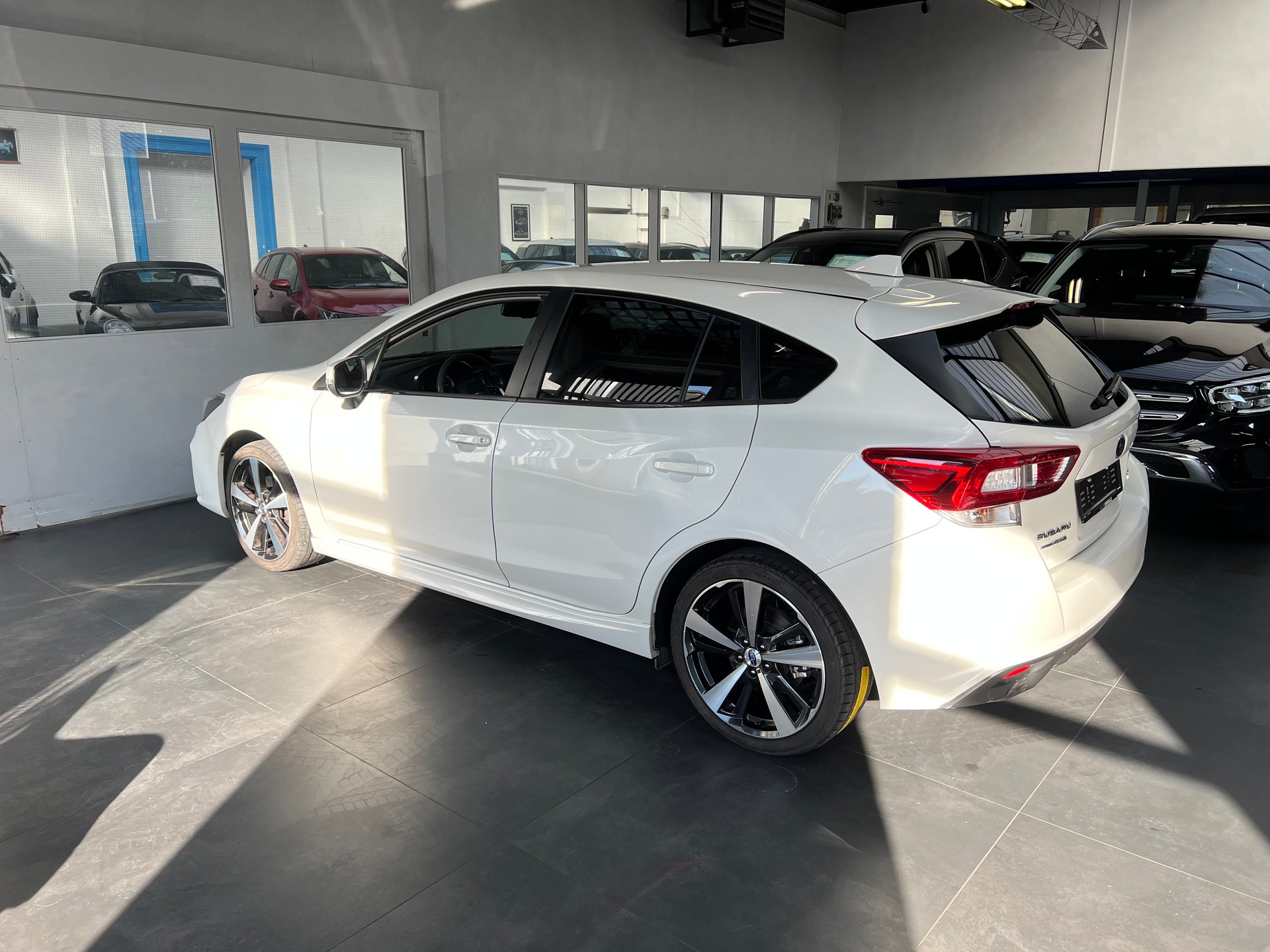SUBARU Impreza 2.0 Luxury AWD Lineartronic-image-1