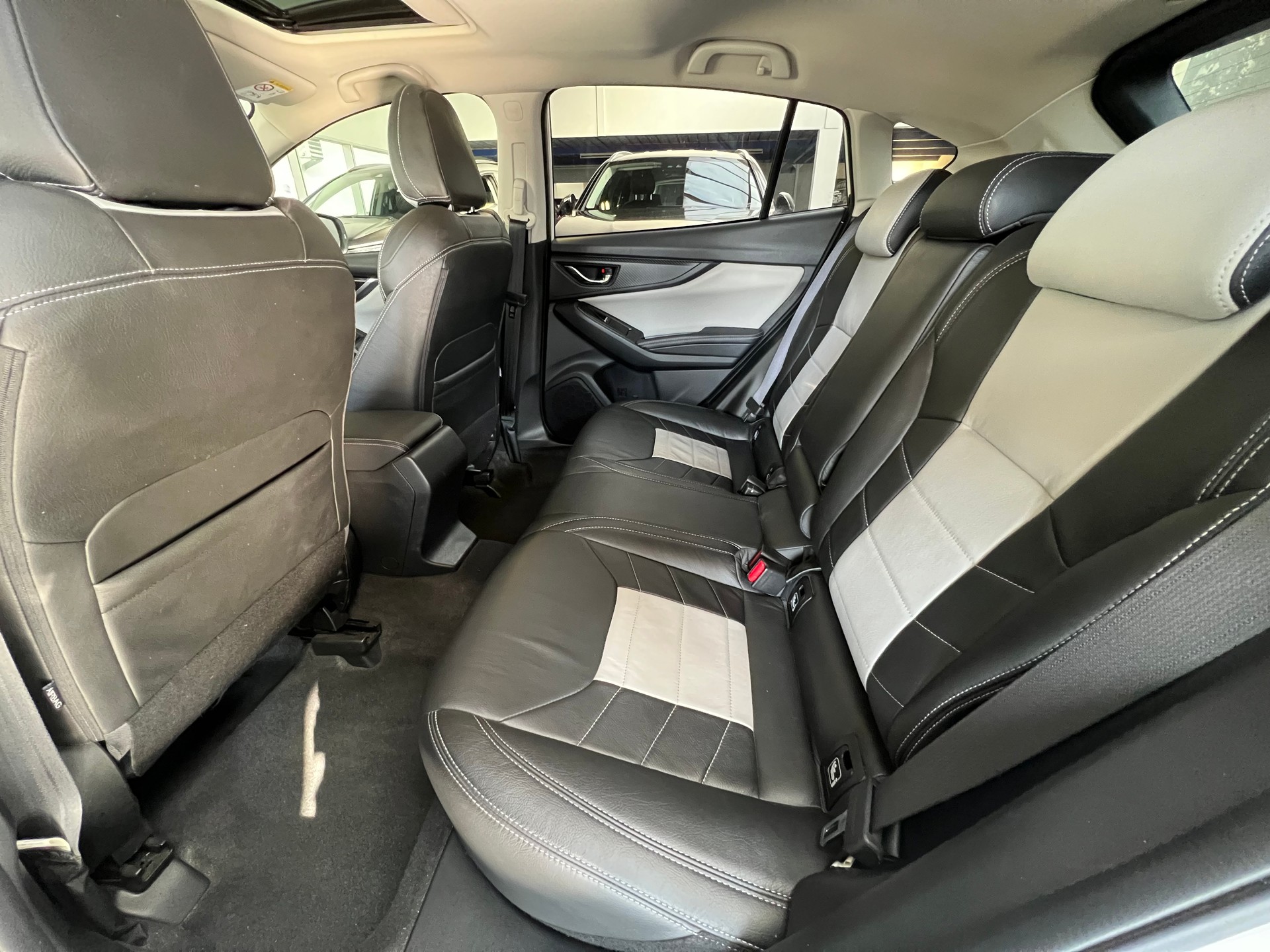 SUBARU Impreza 2.0 Luxury AWD Lineartronic-image-11