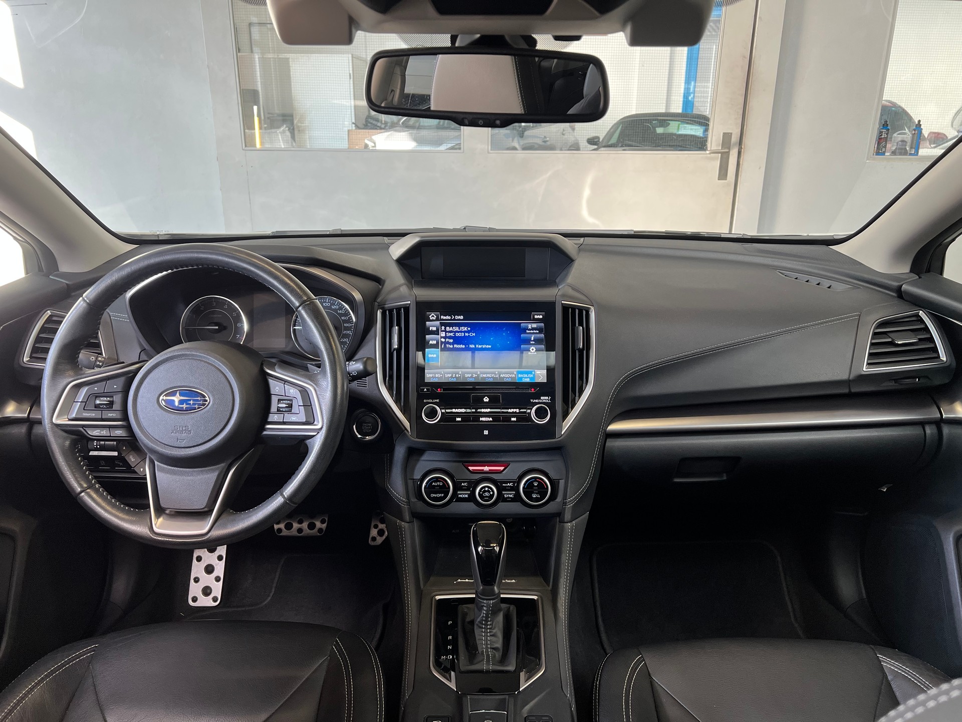 SUBARU Impreza 2.0 Luxury AWD Lineartronic-image-4