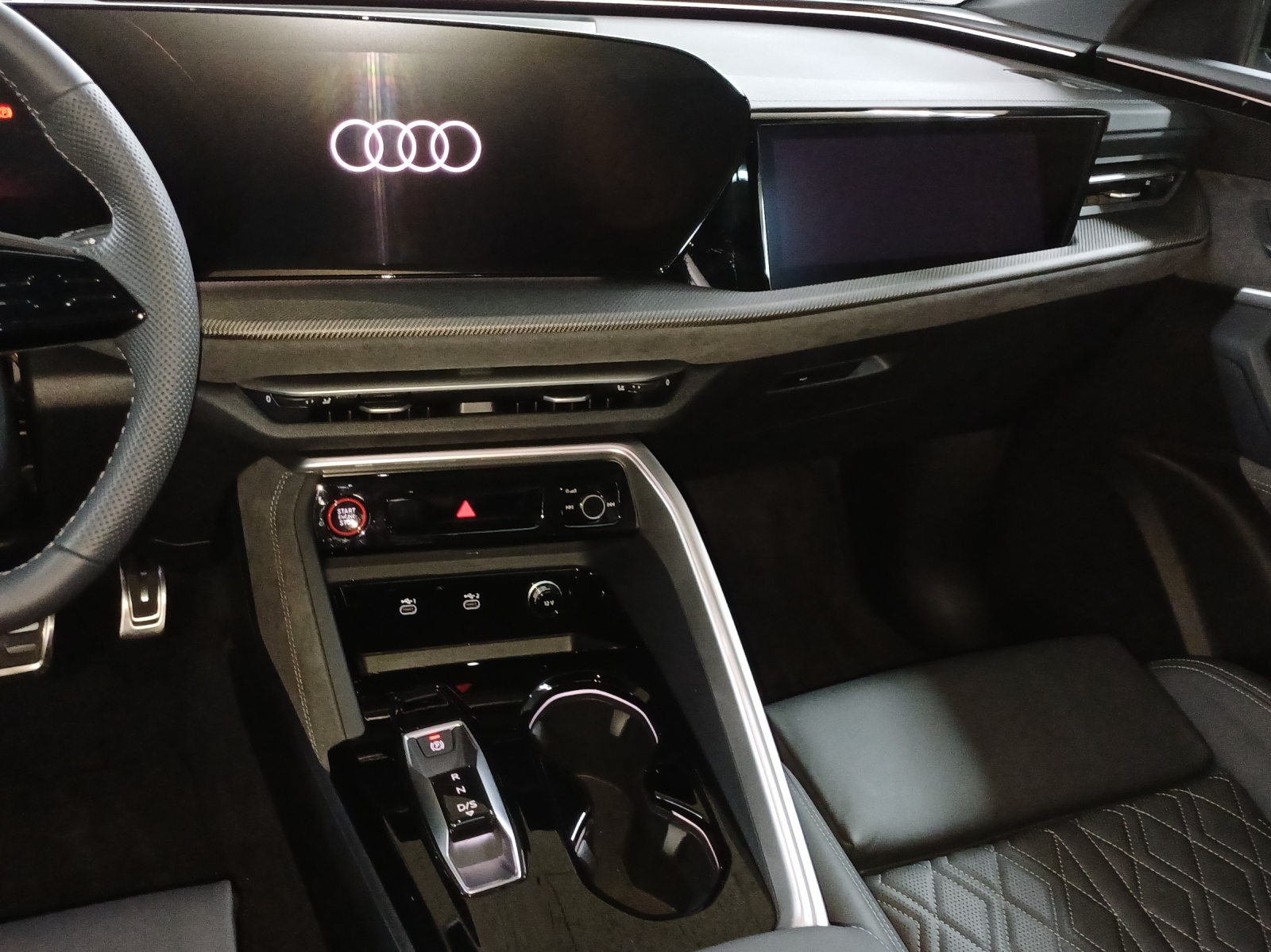 AUDI SQ5 TFSI quattro S-tronic-image-10