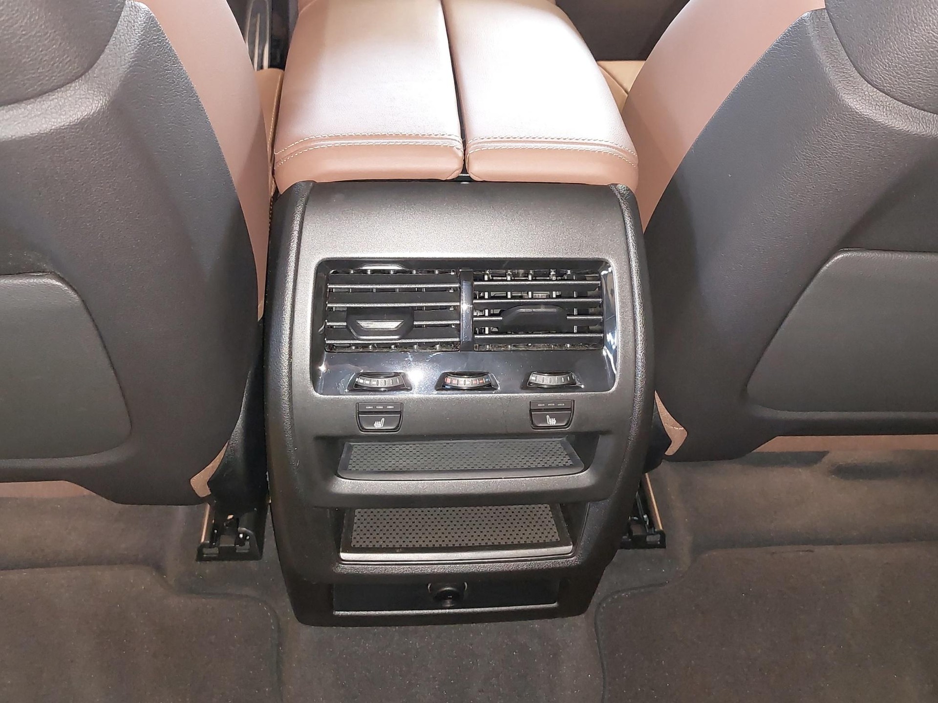 BMW X6 40i xDrive M Sport-image-10