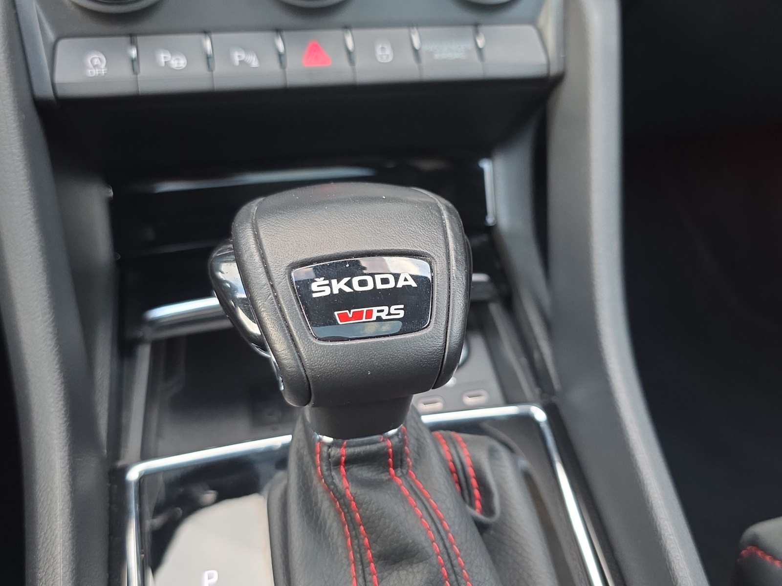 SKODA Kodiaq 2.0 TSI RS DSG-image-12