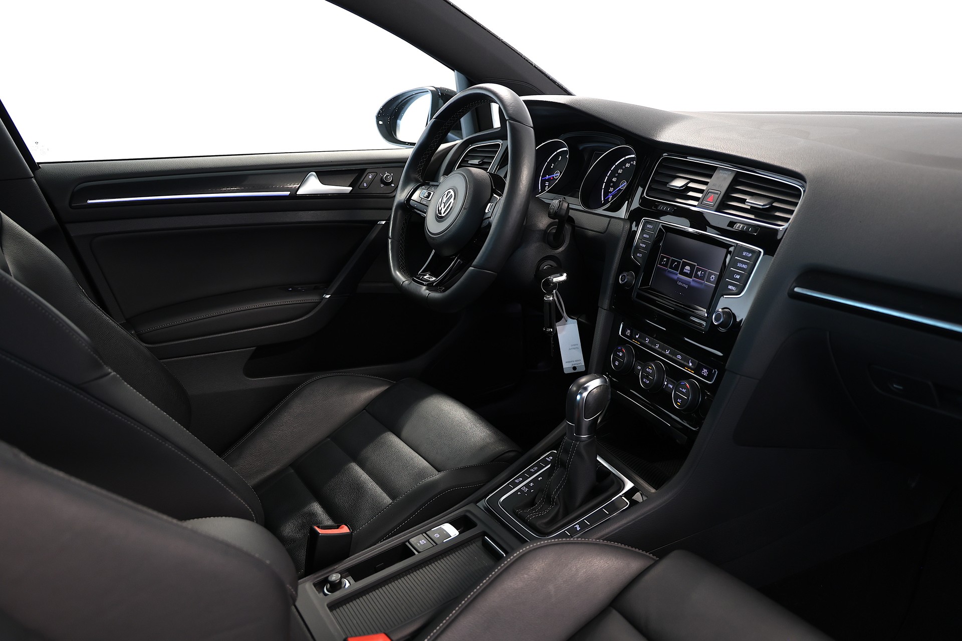 VW Golf 2.0 TSI R 4Motion DSG-image-11