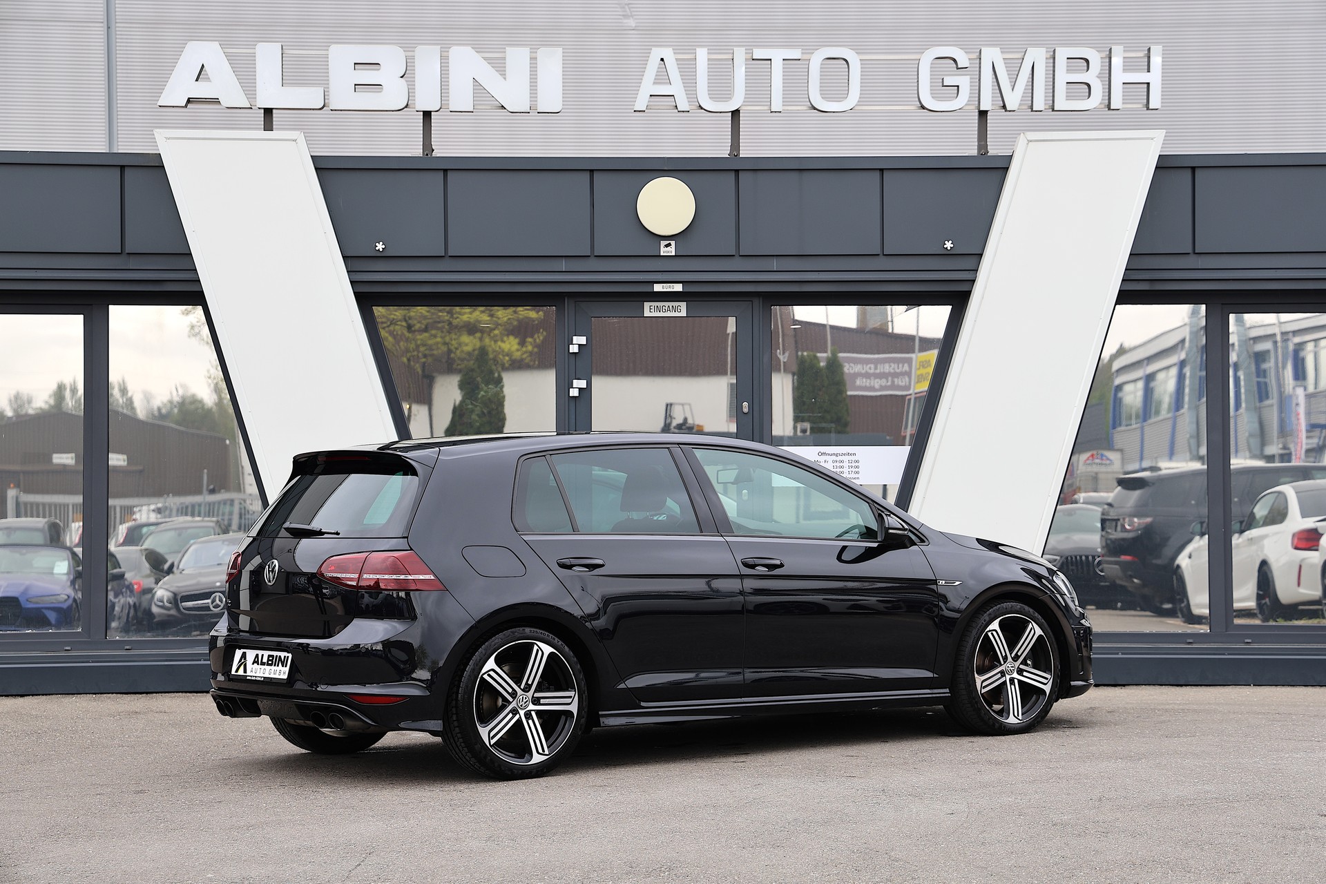 VW Golf 2.0 TSI R 4Motion DSG-image-2