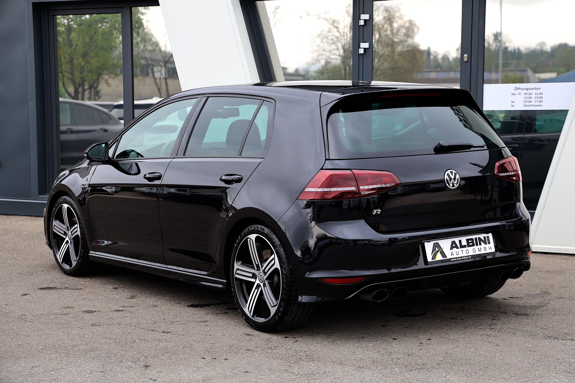 VW Golf 2.0 TSI R 4Motion DSG-image-4