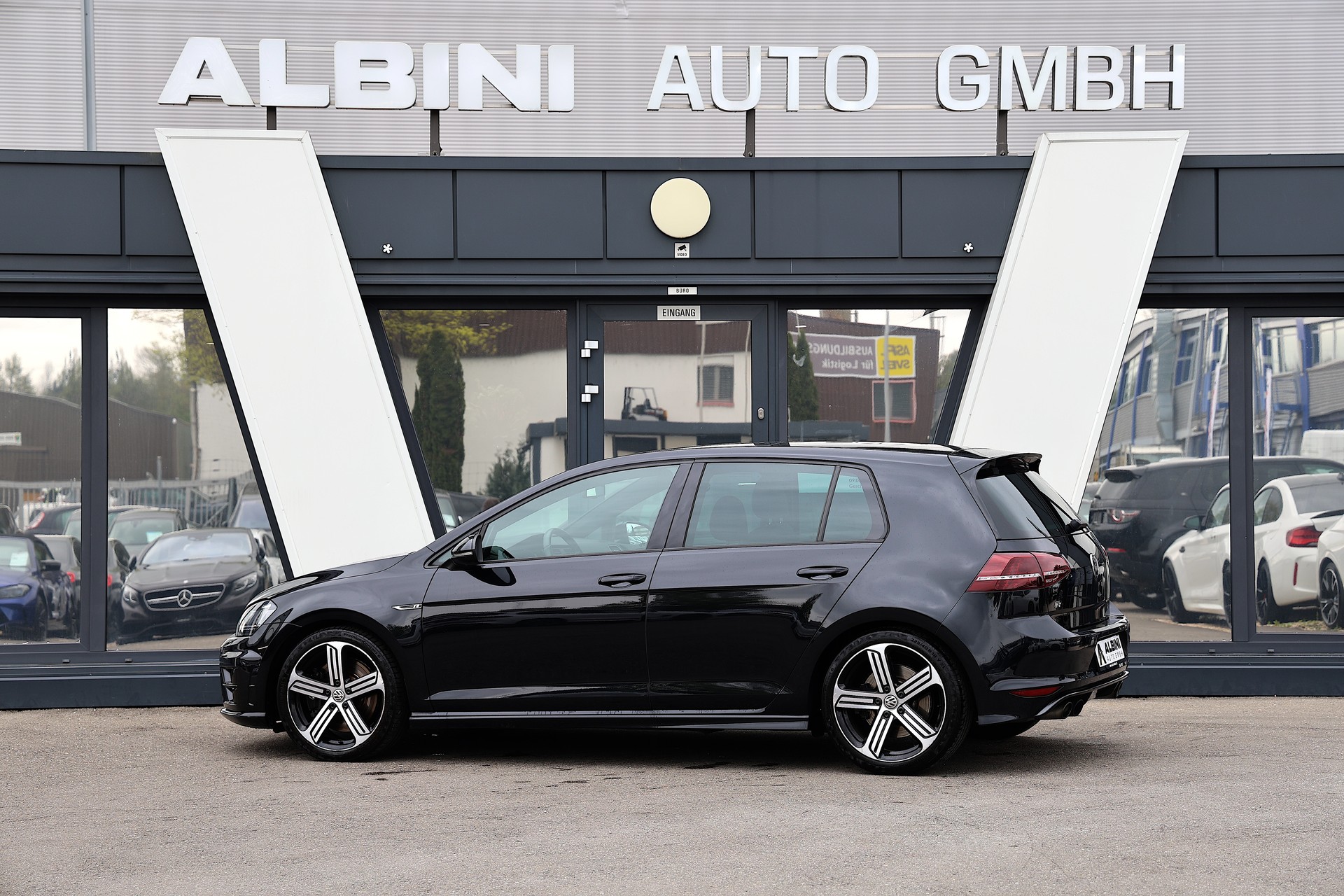 VW Golf 2.0 TSI R 4Motion DSG-image-3