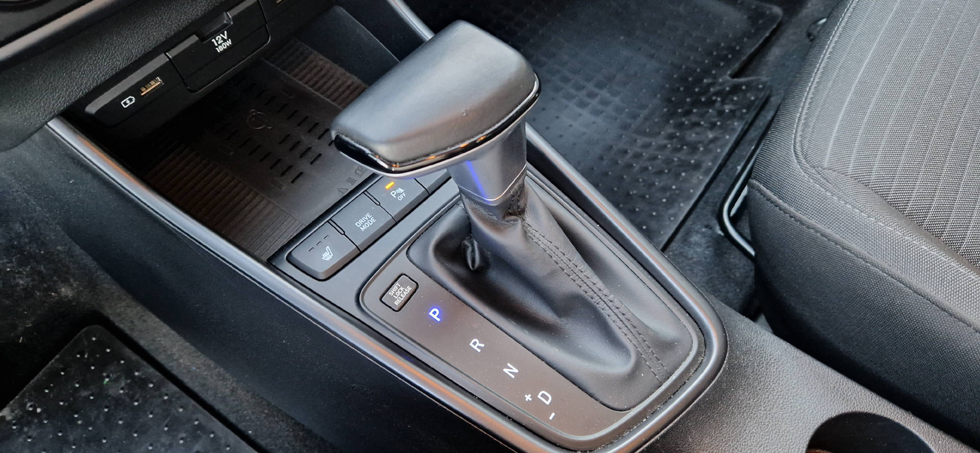 HYUNDAI i20 1.0 T-GDi 120 Amplia-image-12