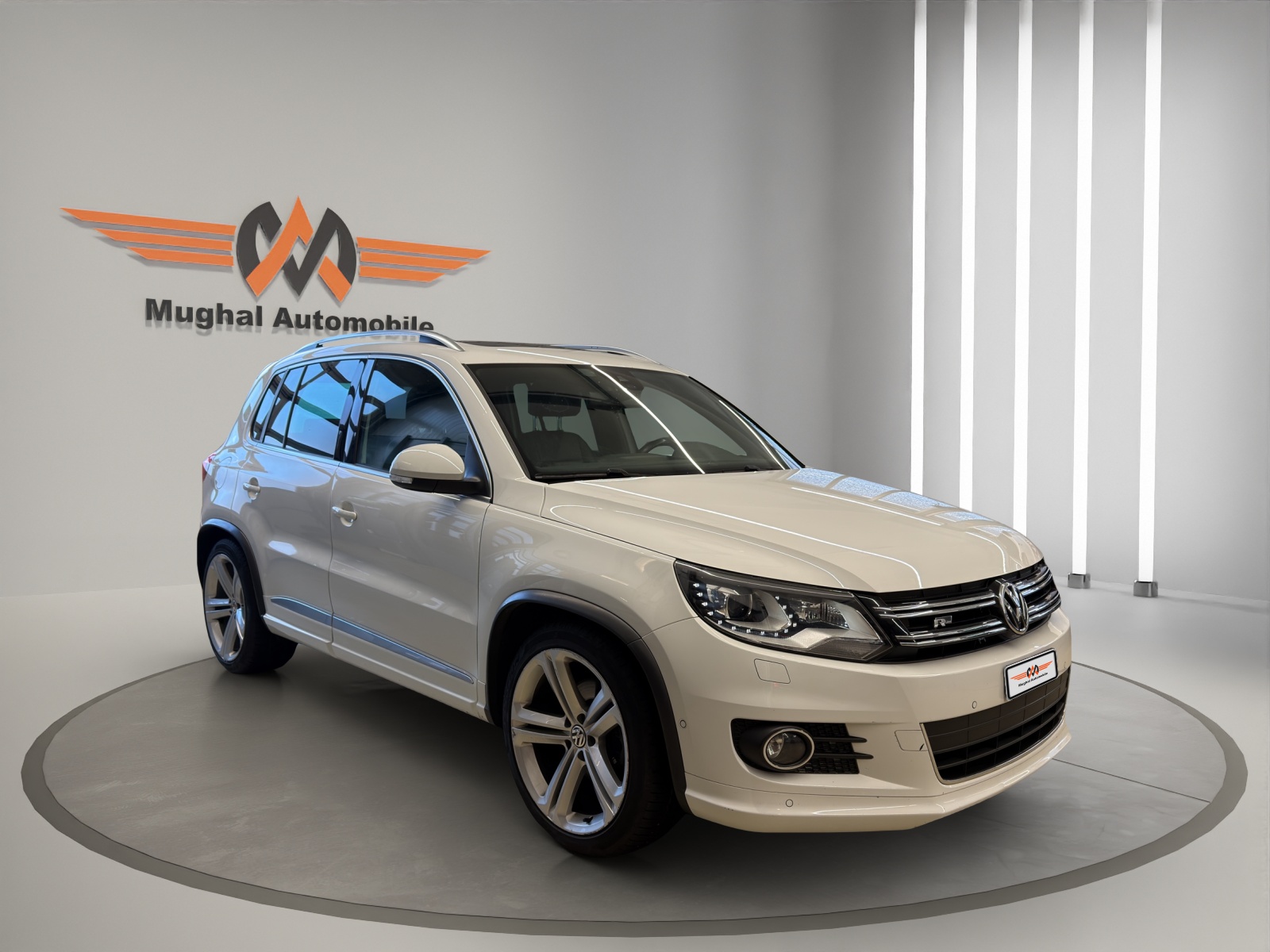 VW Tiguan 2.0 TSI Sport&Style 4Motion DSG-image-2