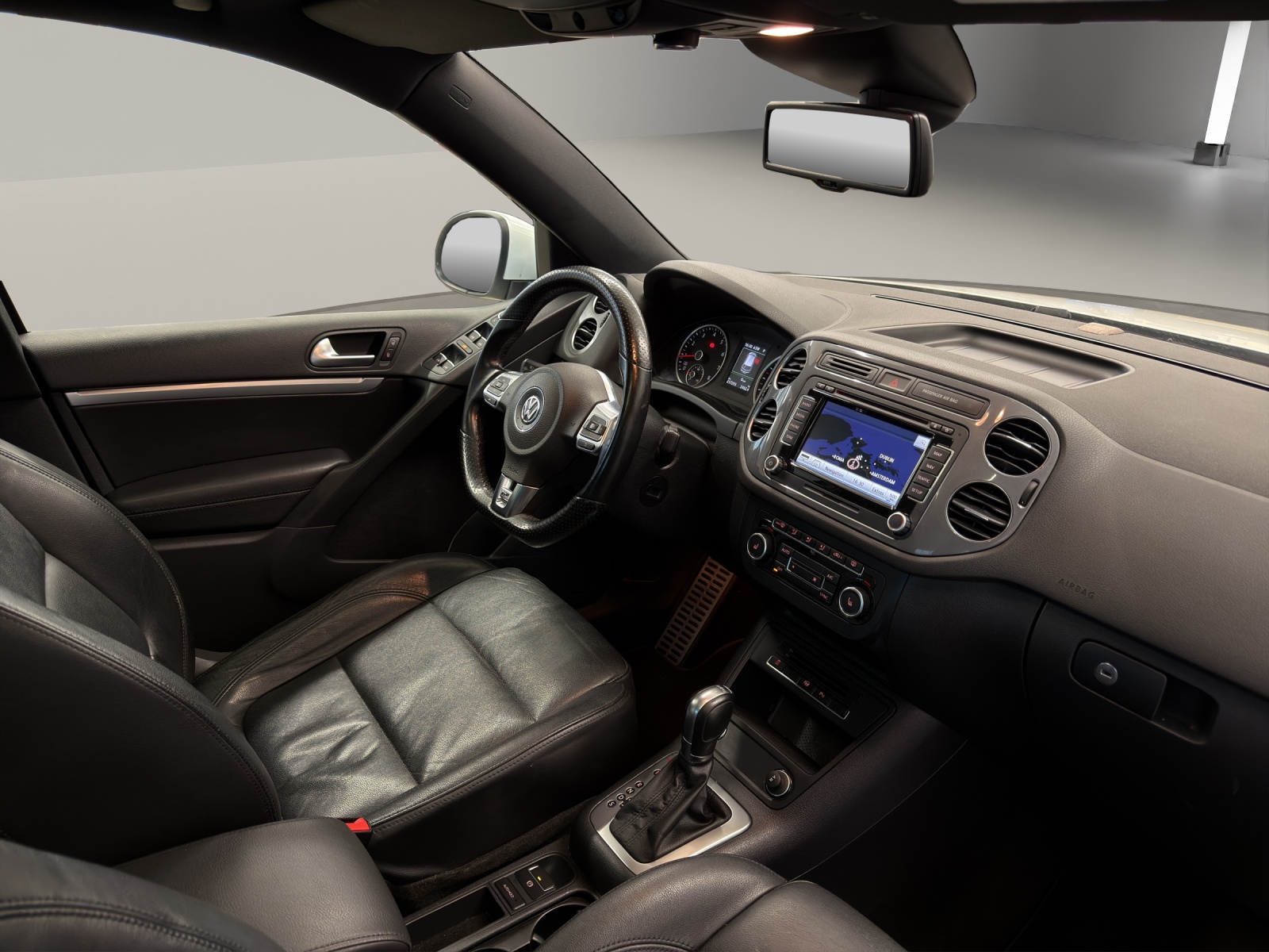 VW Tiguan 2.0 TSI Sport&Style 4Motion DSG-image-14