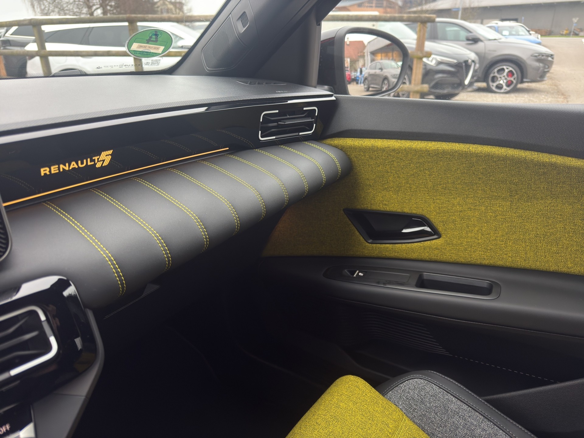RENAULT R5 E-Tech Comfort Range iconic five-image-24