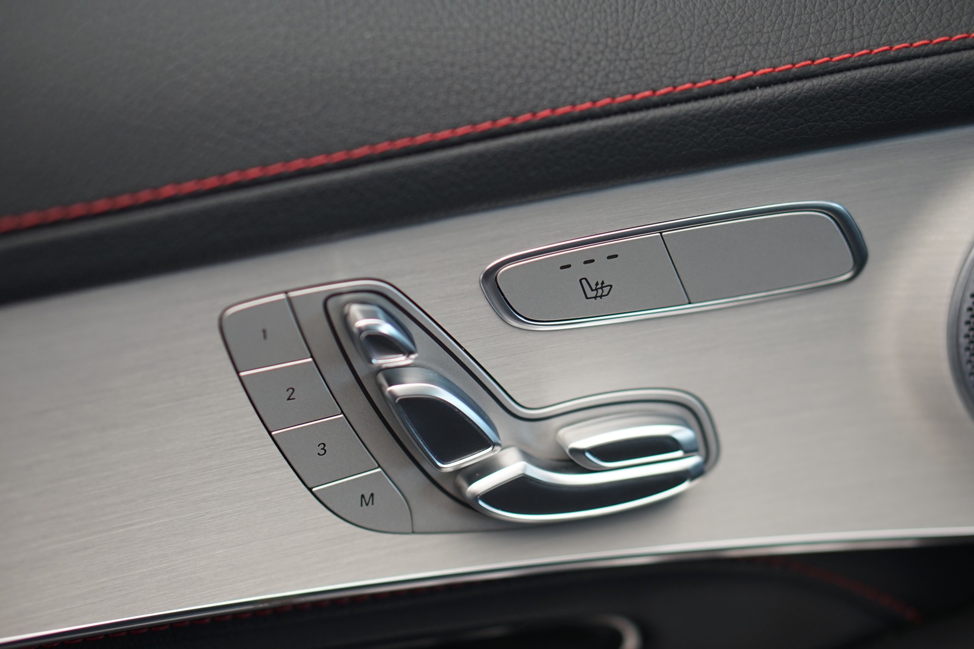 MERCEDES-BENZ GLC Coupé 43 AMG 4Matic 9G-Tronic *CH-Fahrzeug* *Panorama*-image-26