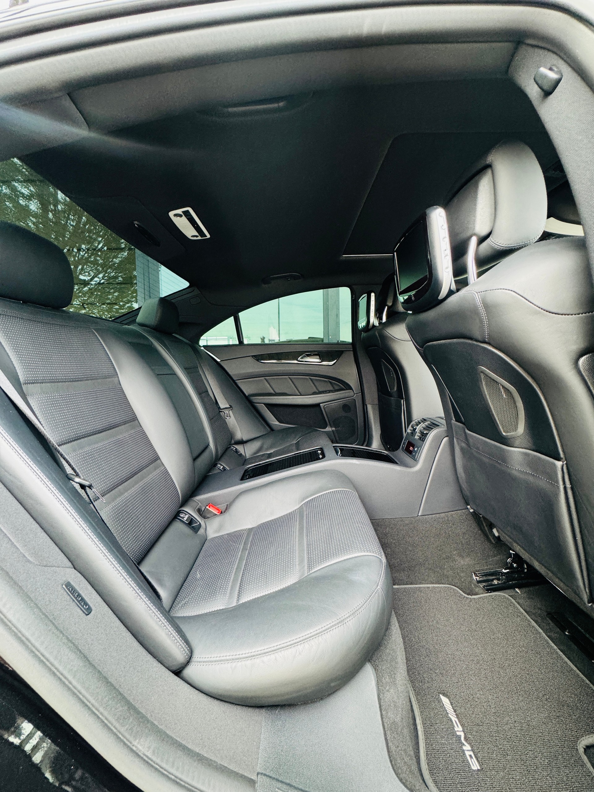 MERCEDES-BENZ CLS 63 AMG 4Matic Speedshift MCT-image-9