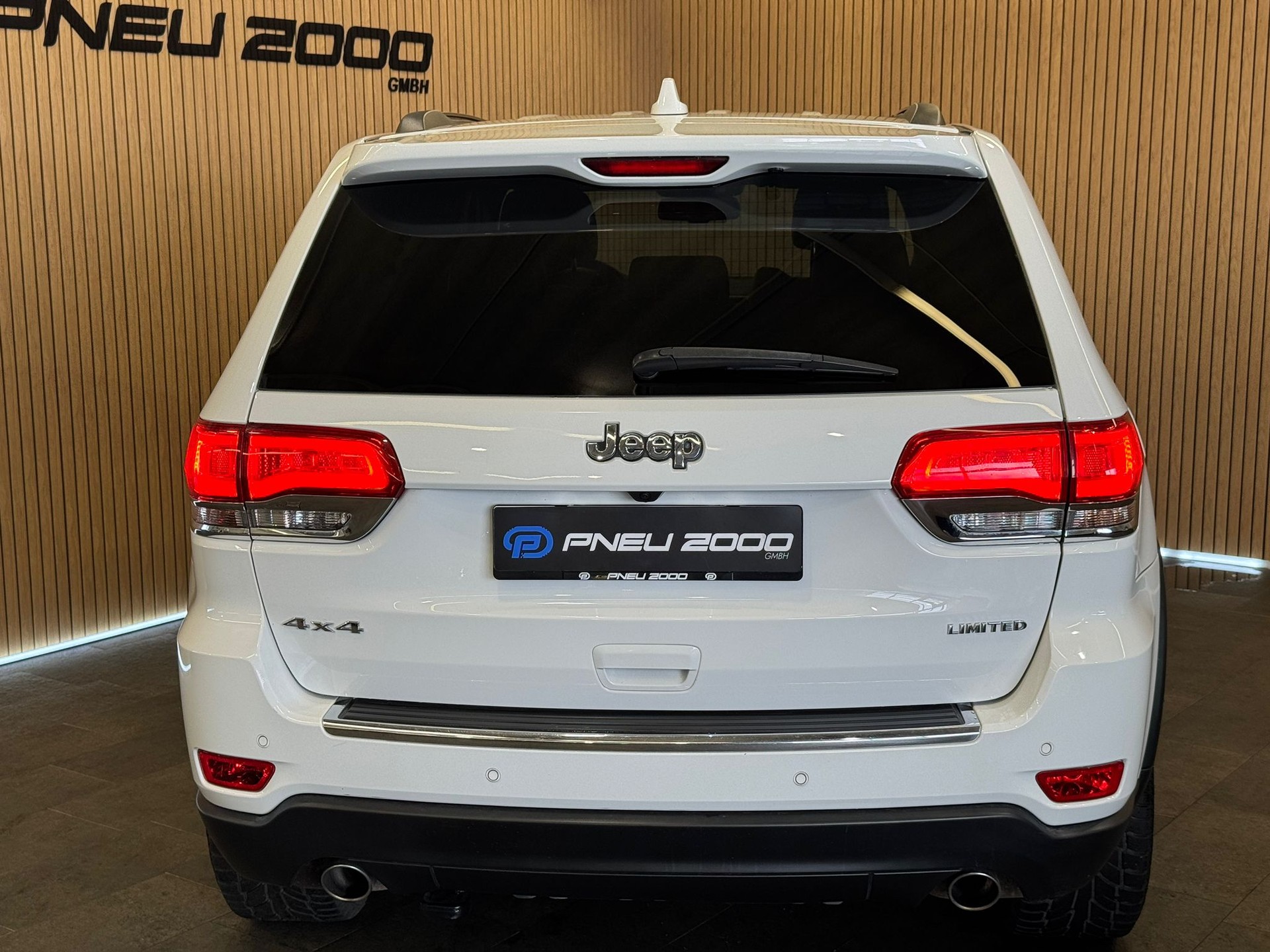 JEEP Grand Cherokee 3.0 CRD Limited Automatic-image-4